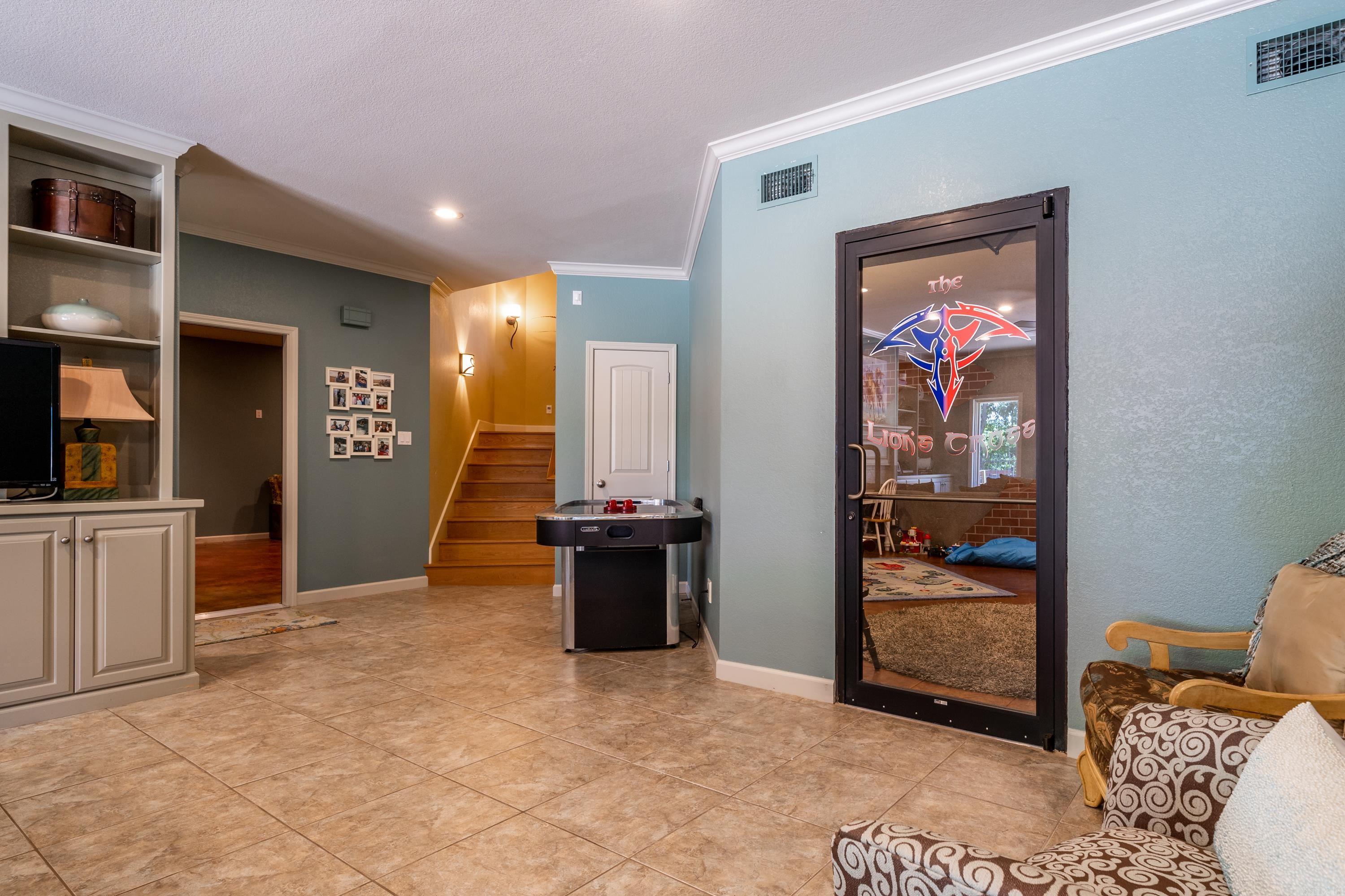 HUNTER HEIGHTS - Residential