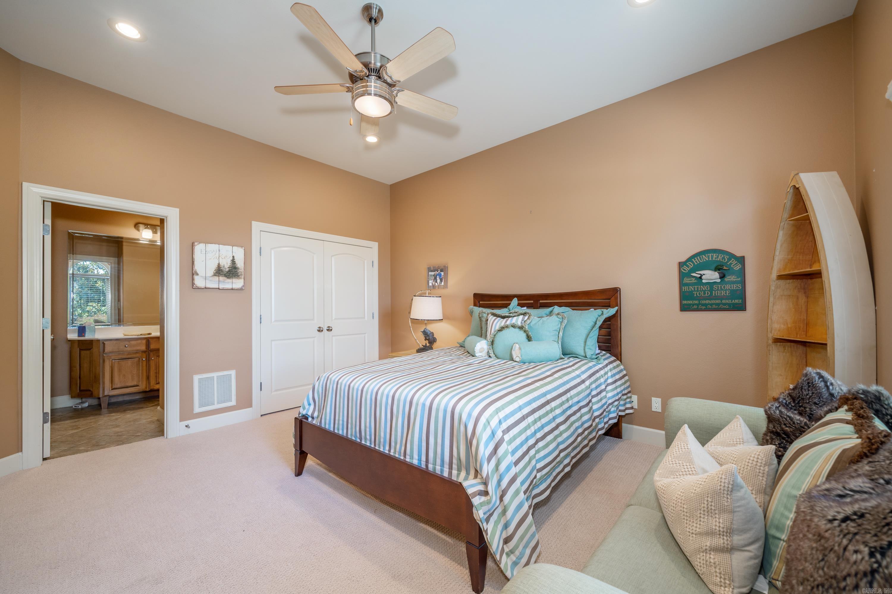 HUNTER HEIGHTS - Residential