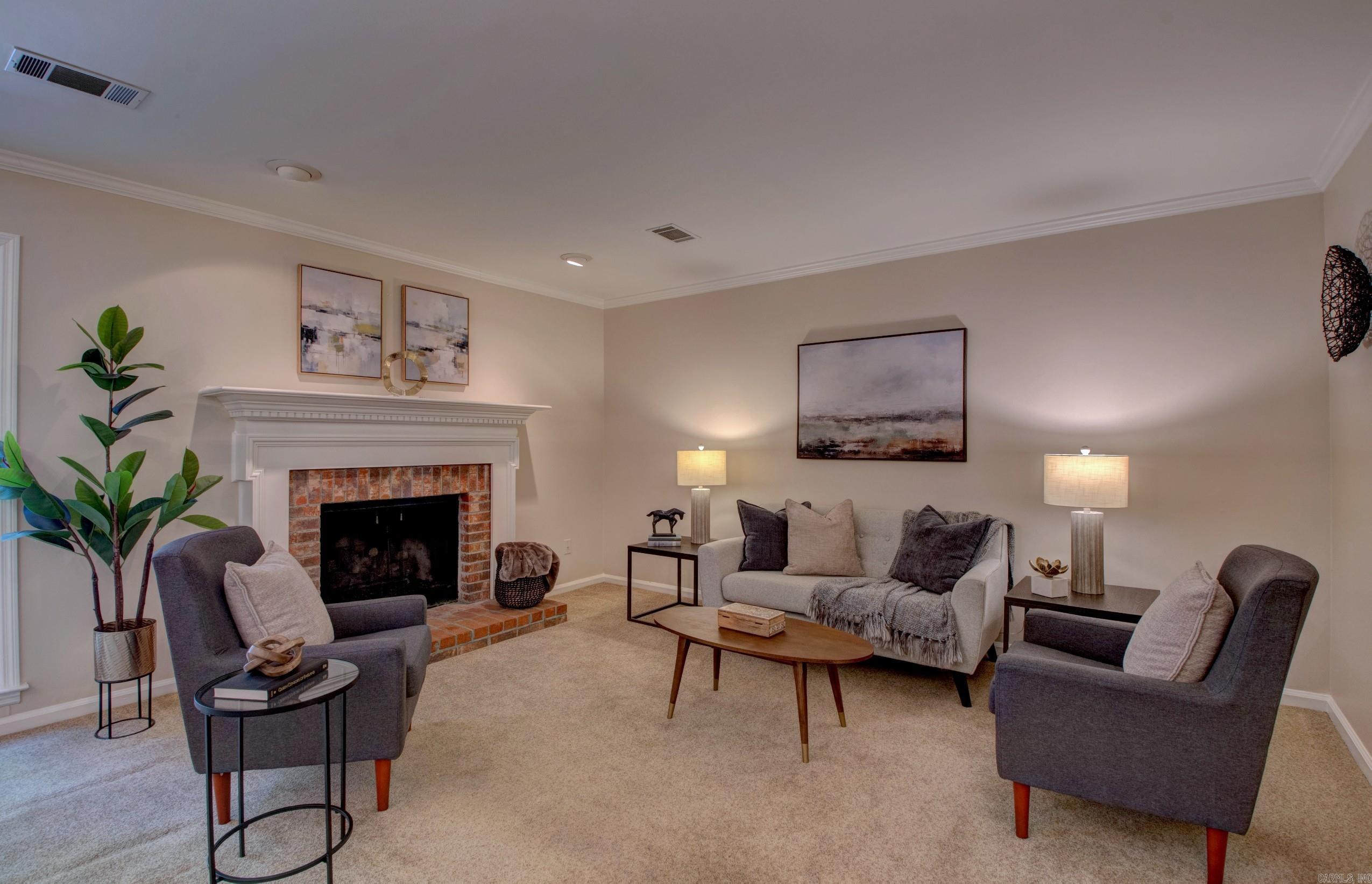 ANDOVER SQUARE - Residential