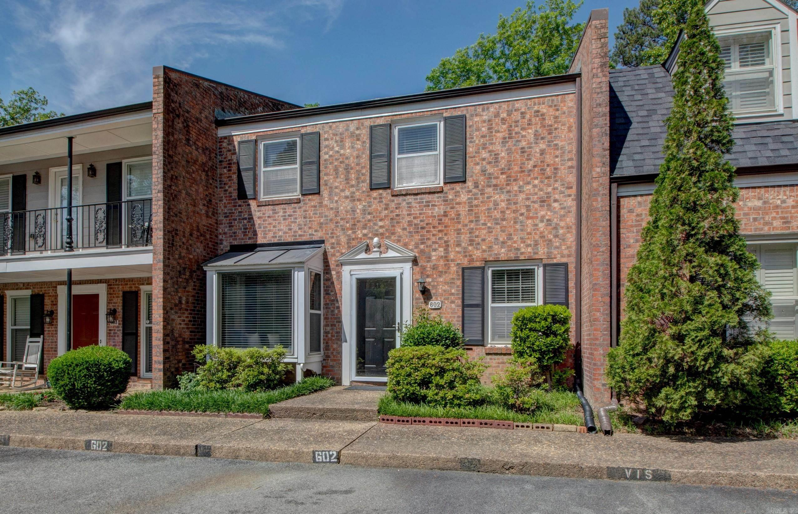 ANDOVER SQUARE - Residential