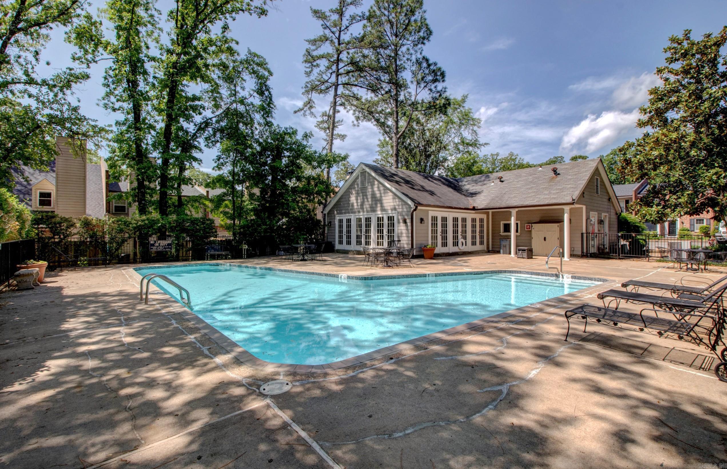 ANDOVER SQUARE - Residential