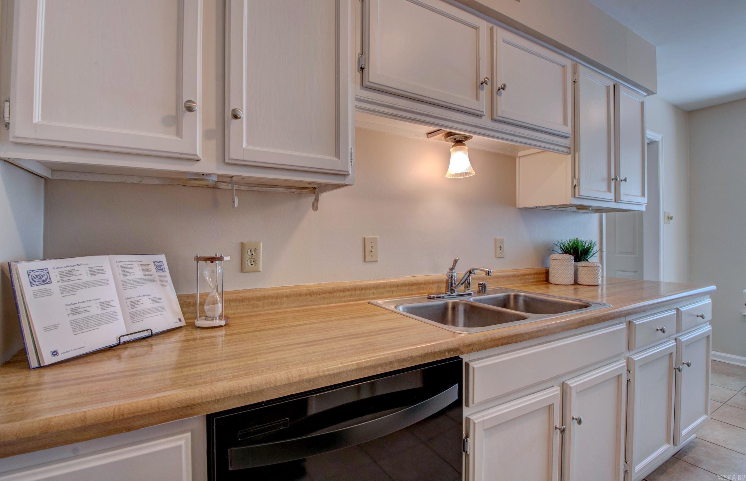 ANDOVER SQUARE - Residential