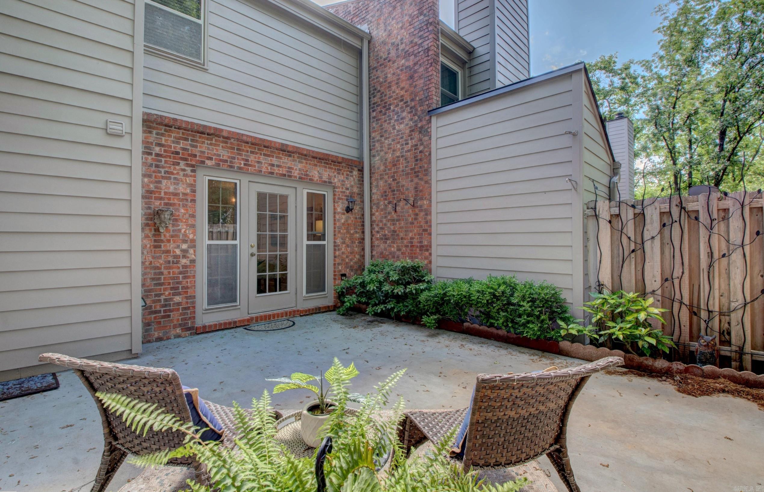 ANDOVER SQUARE - Residential