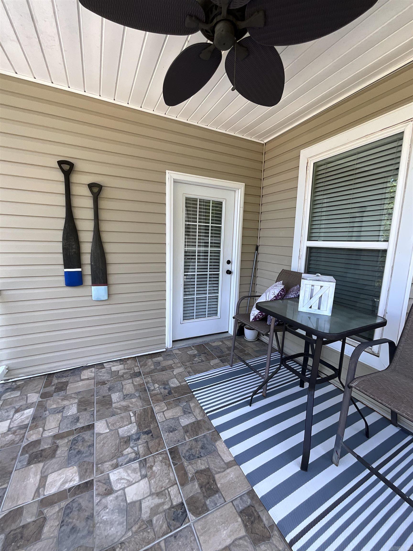 BAYSHORE TOWNHOMES - Residential
