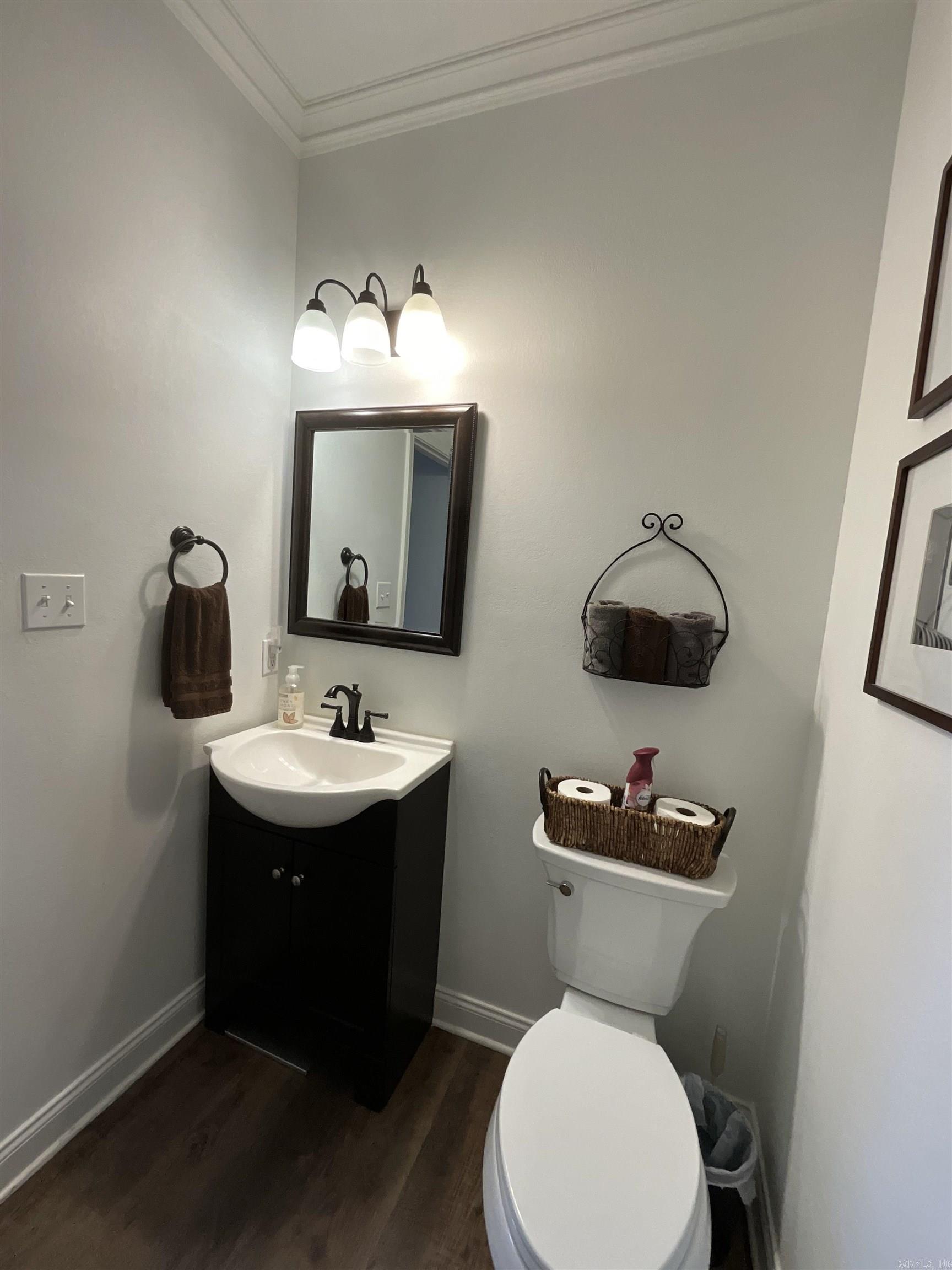 BAYSHORE TOWNHOMES - Residential