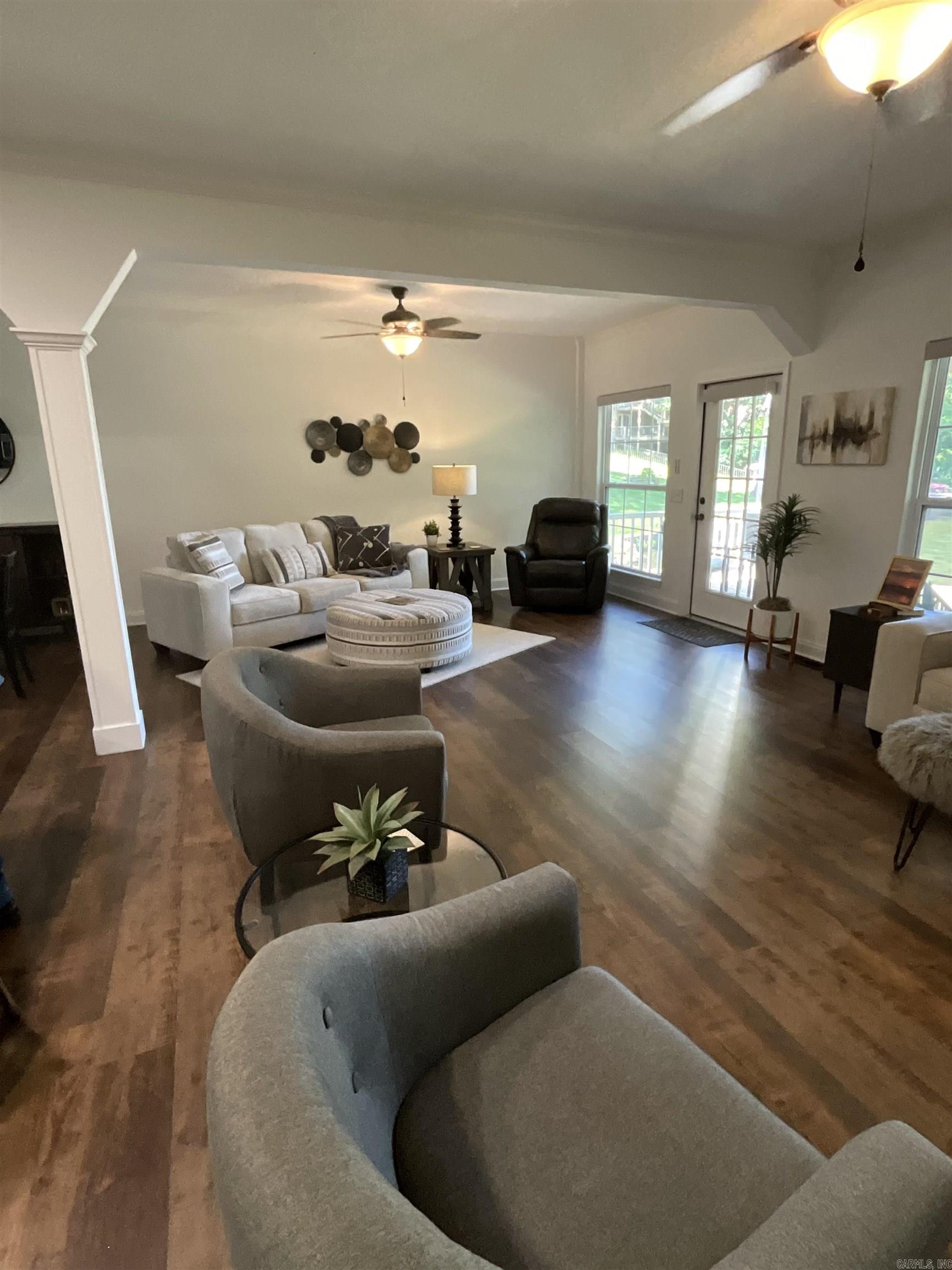 BAYSHORE TOWNHOMES - Residential