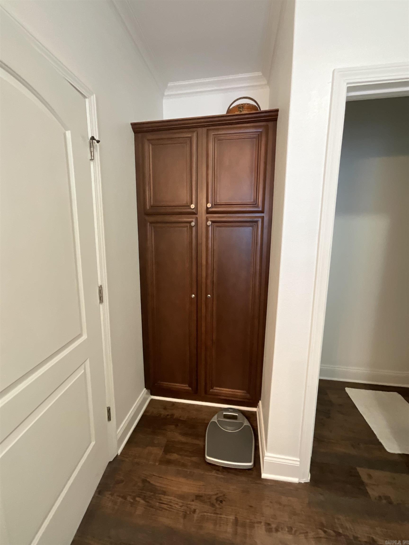 BAYSHORE TOWNHOMES - Residential