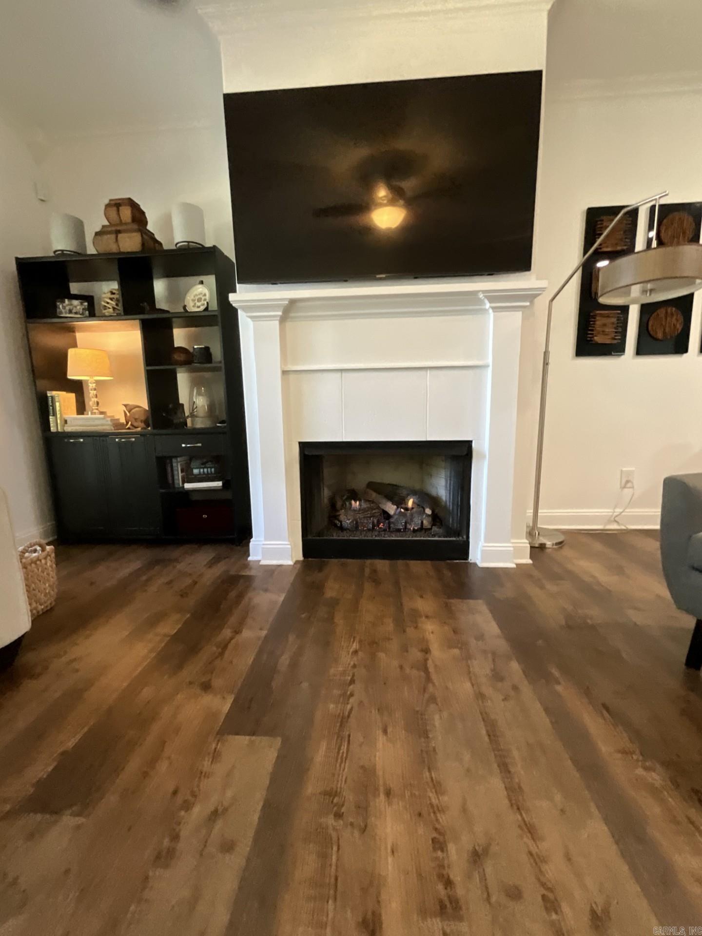 BAYSHORE TOWNHOMES - Residential