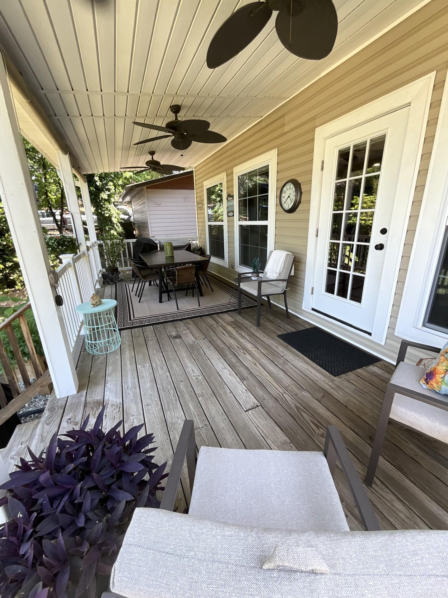 BAYSHORE TOWNHOMES - Residential