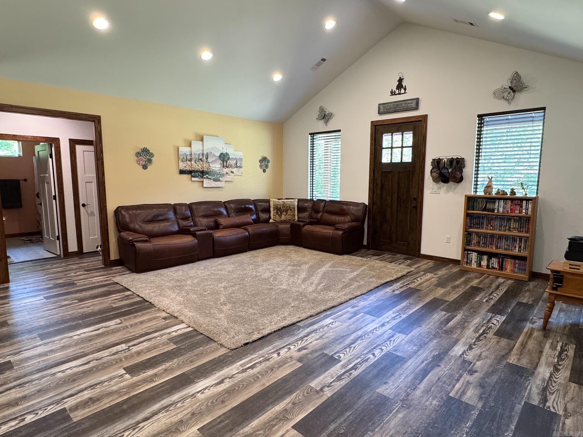 OKLAHOMA INN ESTATES - Residential