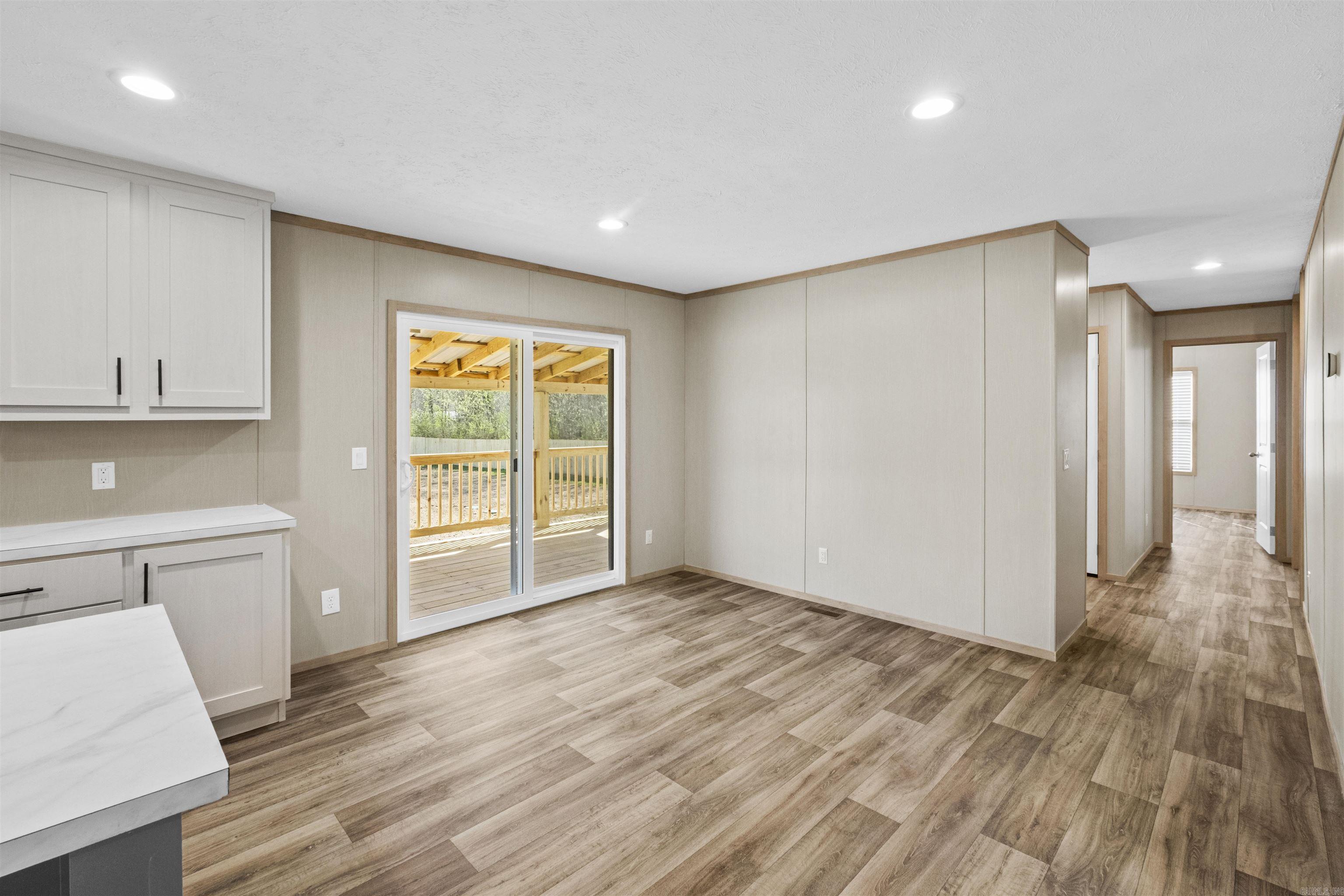 LAKE FARM - Residential