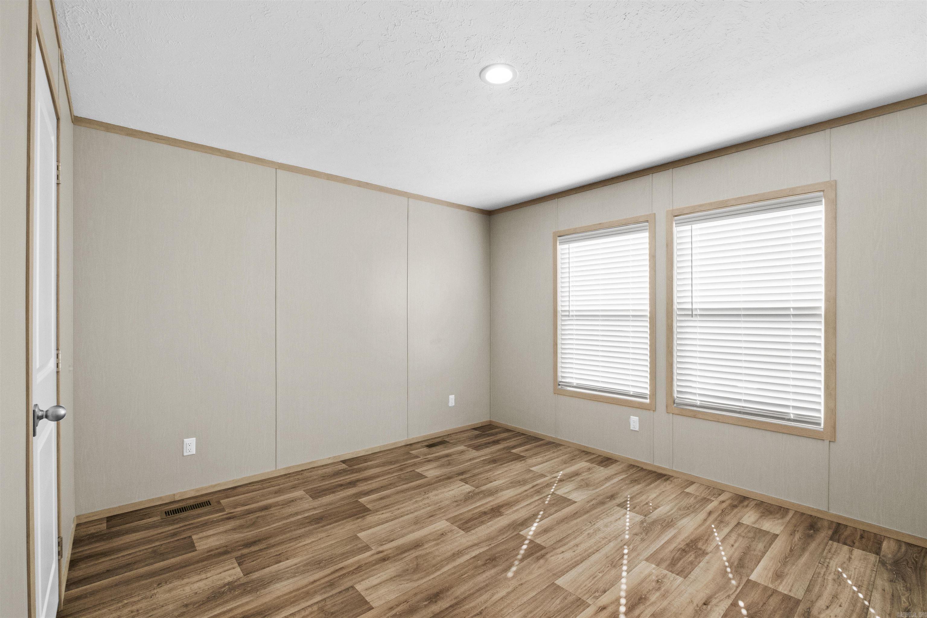 LAKE FARM - Residential