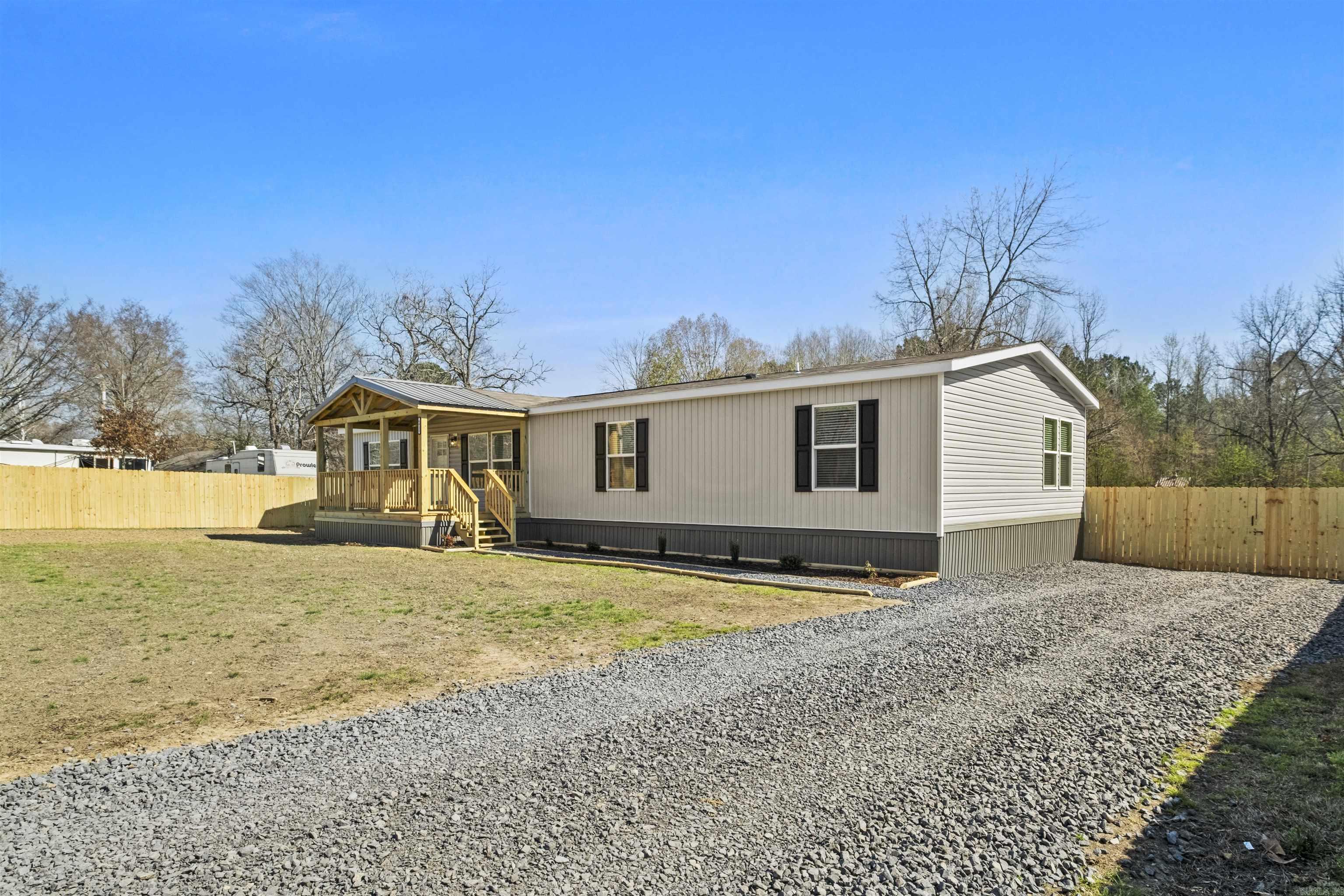 LAKE FARM - Residential