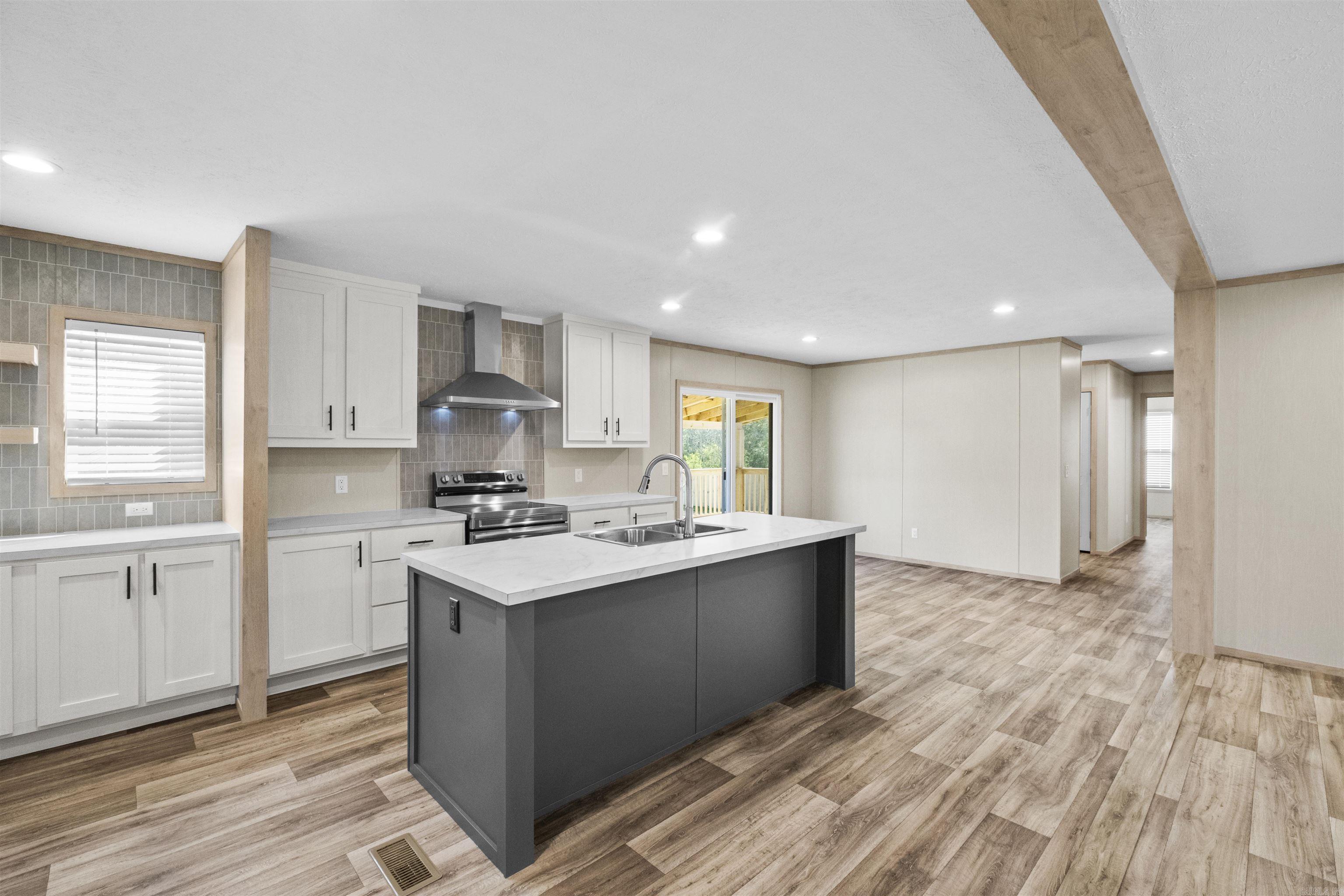 LAKE FARM - Residential