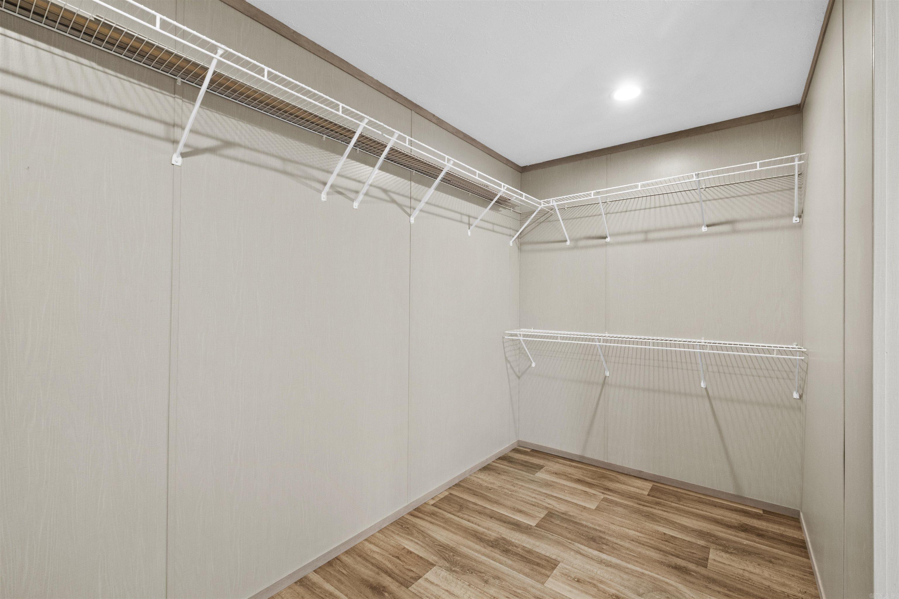 LAKE FARM - Residential