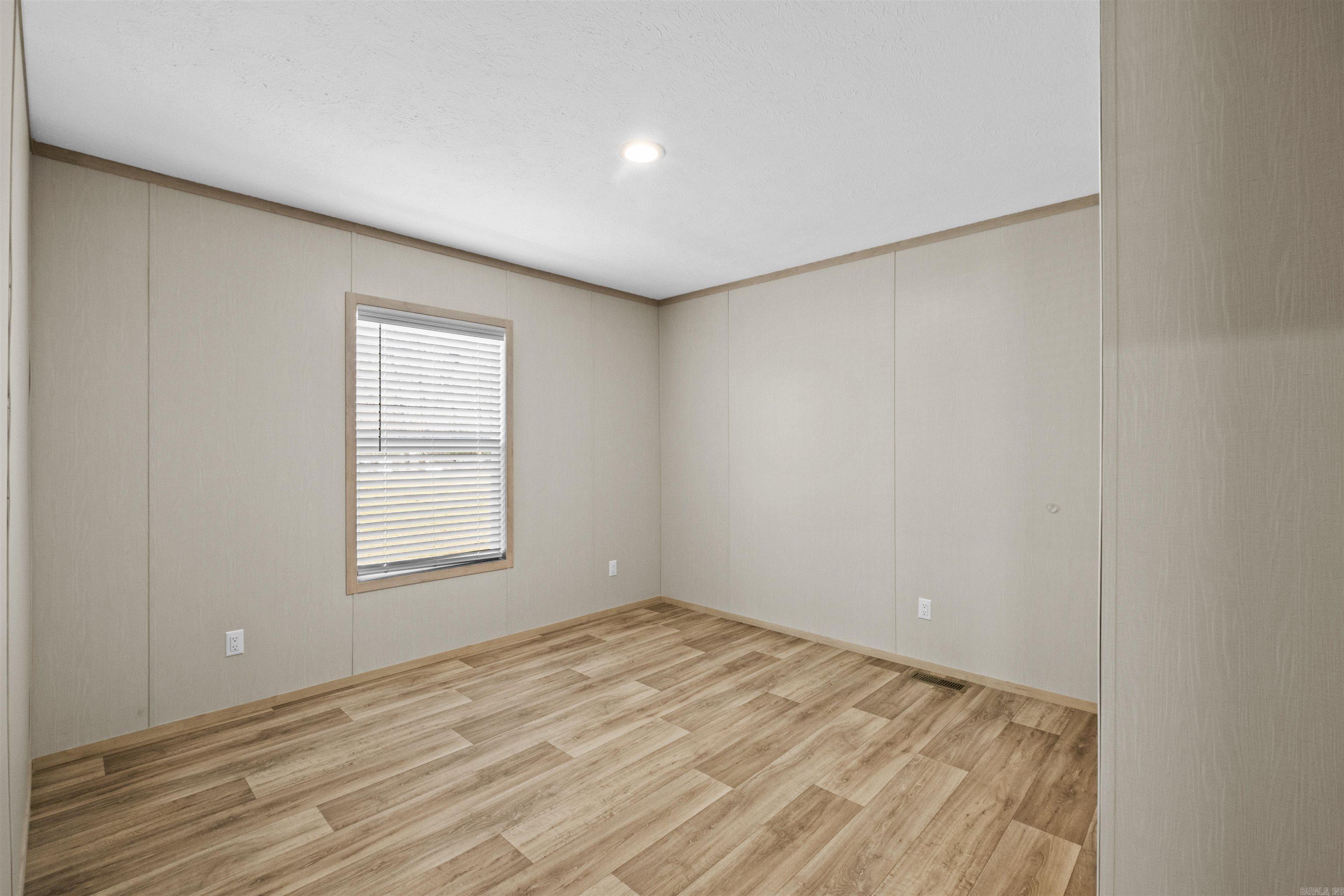 LAKE FARM - Residential