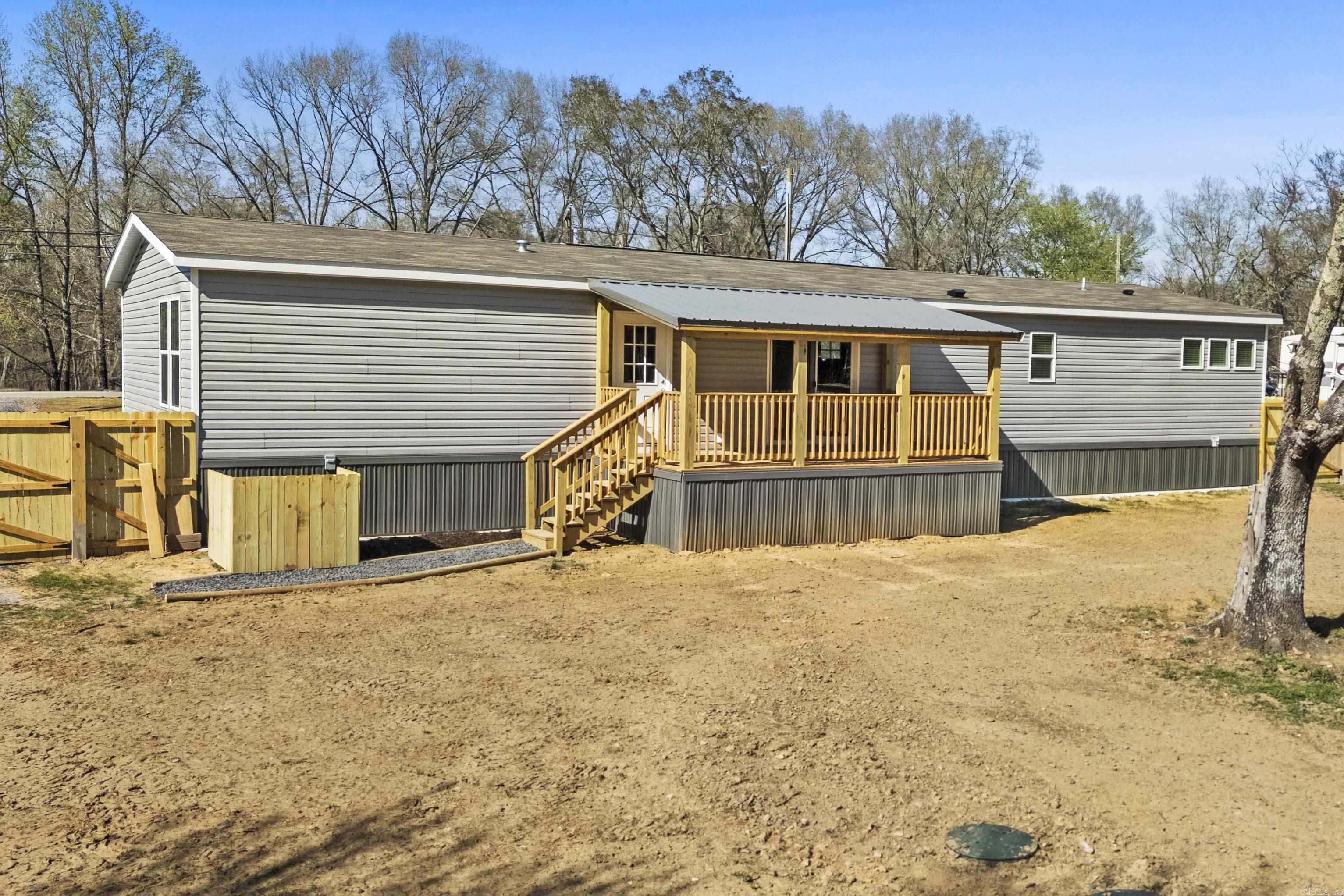 LAKE FARM - Residential