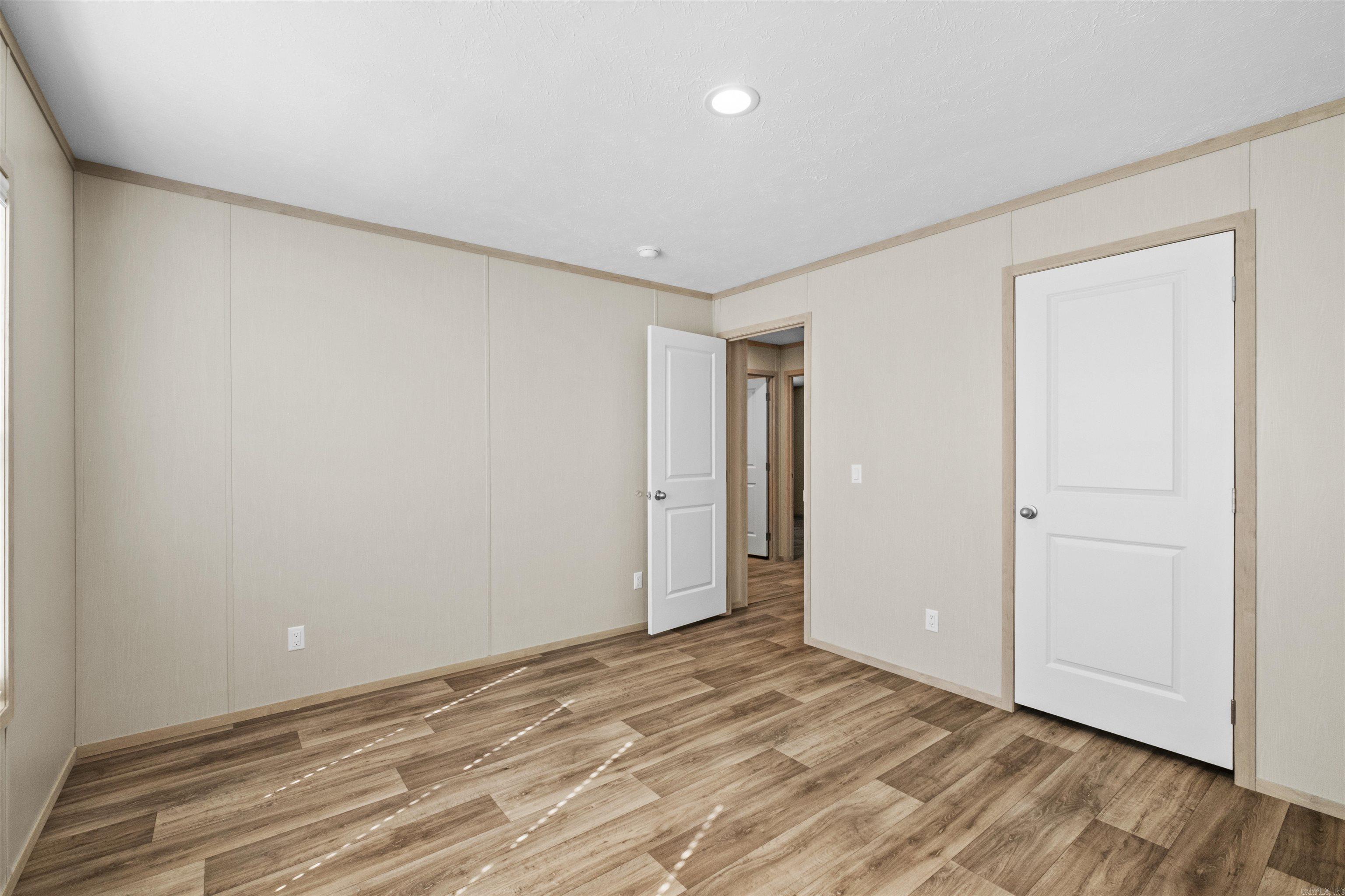 LAKE FARM - Residential