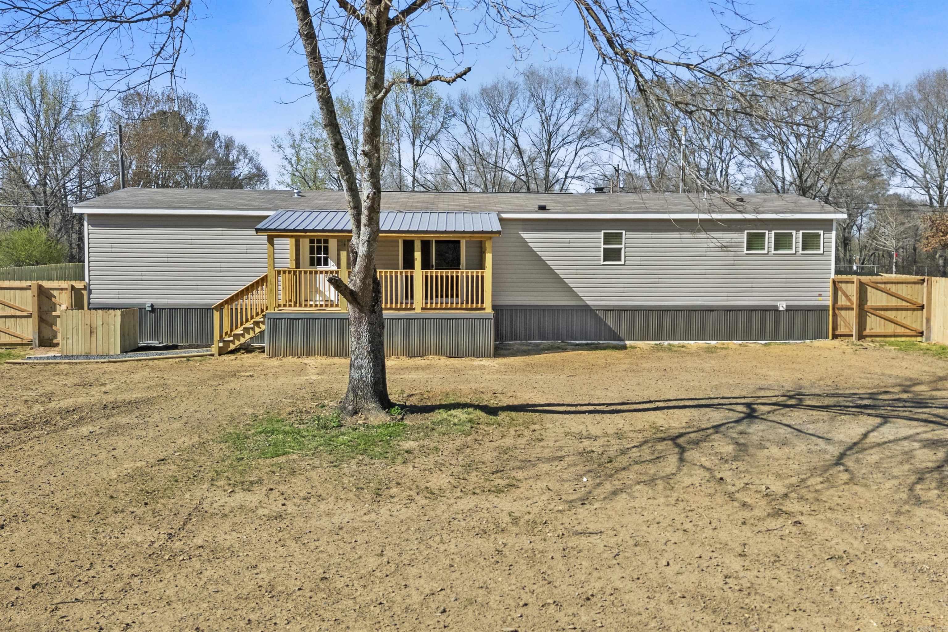 LAKE FARM - Residential