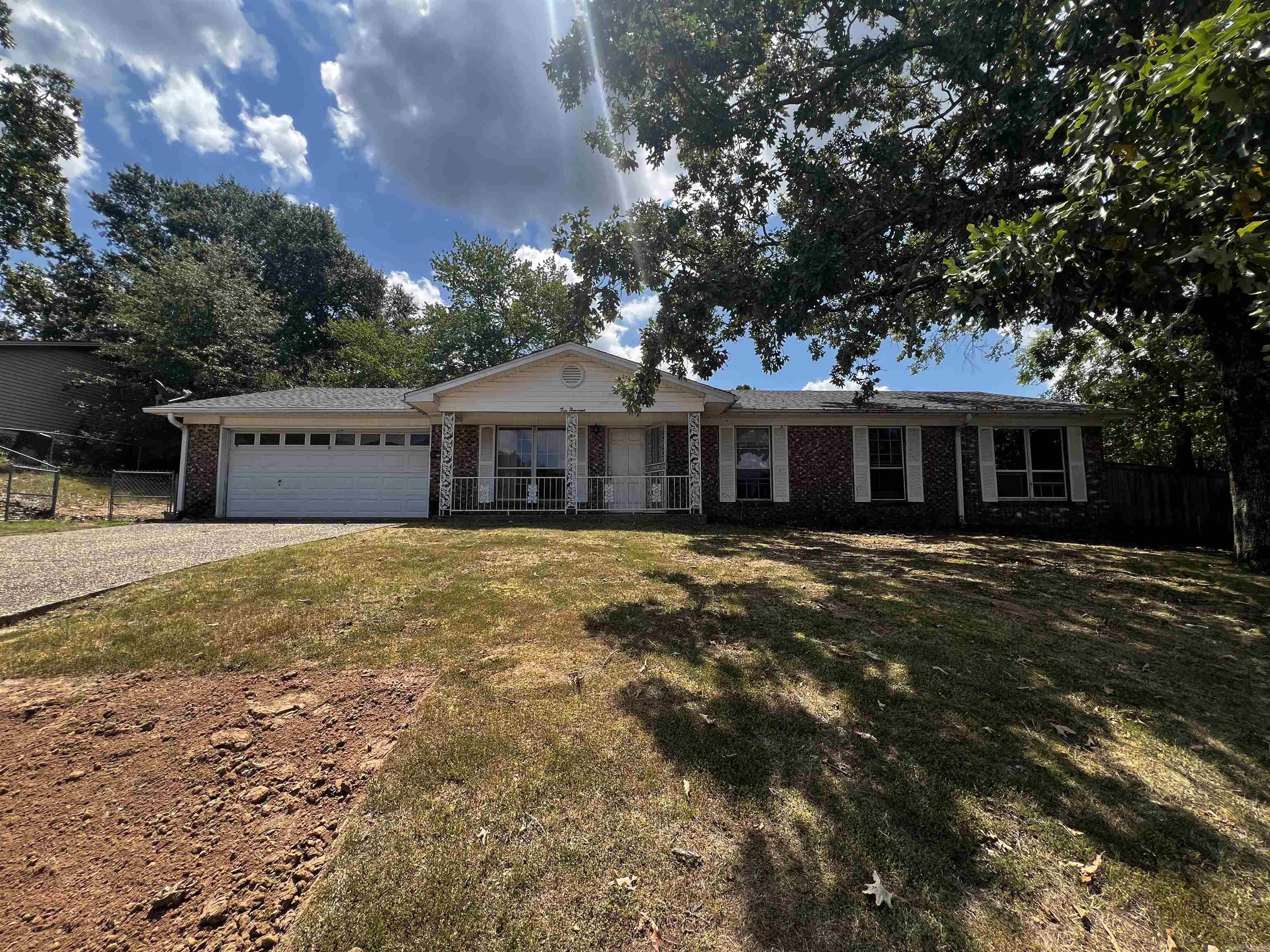 Calling all investors! Perfect opportunity to add to your portfolio. Sold "AS IS" agent please see remarks.