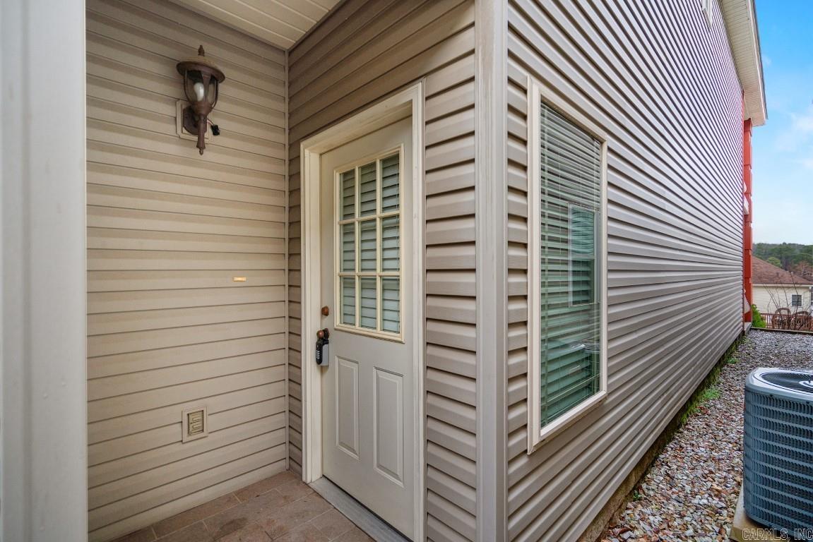 MAJESTIC LAKE VILLAGE TOWNHOMES - Residential