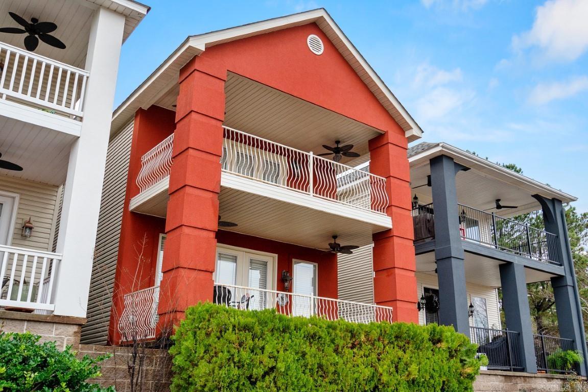 MAJESTIC LAKE VILLAGE TOWNHOMES - Residential