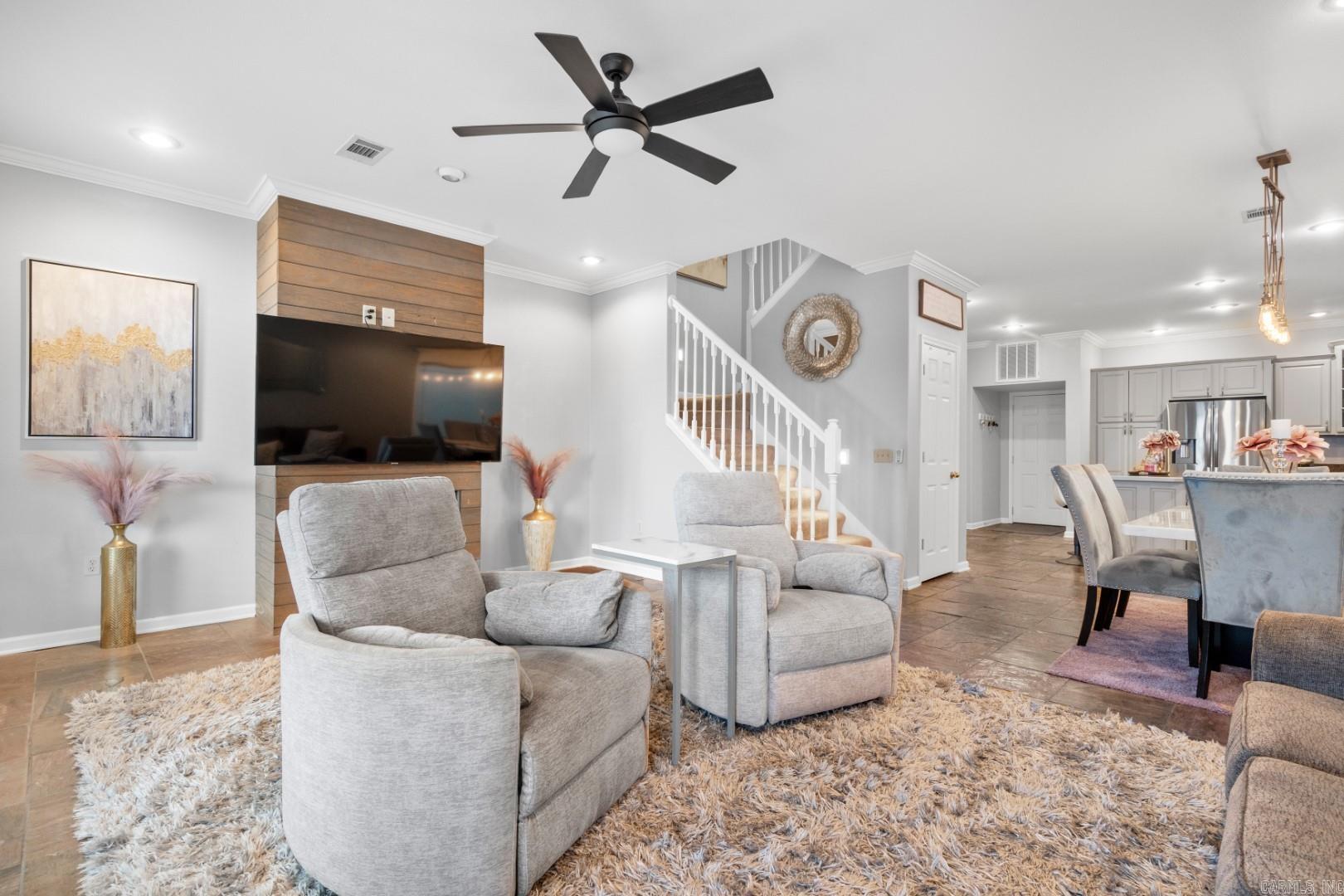 MAJESTIC LAKE VILLAGE TOWNHOMES - Residential