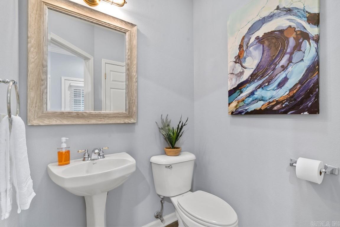 MAJESTIC LAKE VILLAGE TOWNHOMES - Residential