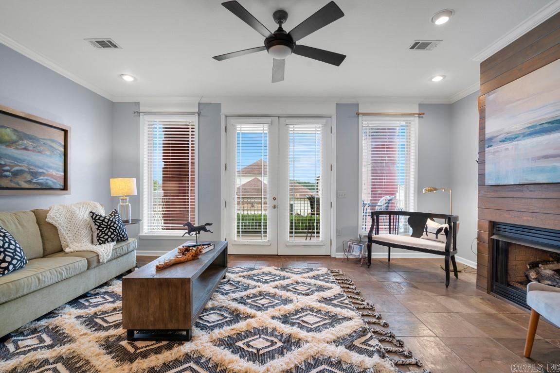 MAJESTIC LAKE VILLAGE TOWNHOMES - Residential