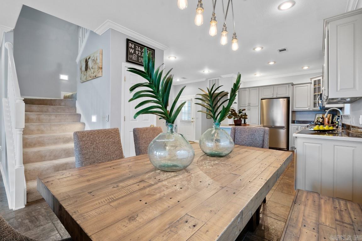 MAJESTIC LAKE VILLAGE TOWNHOMES - Residential