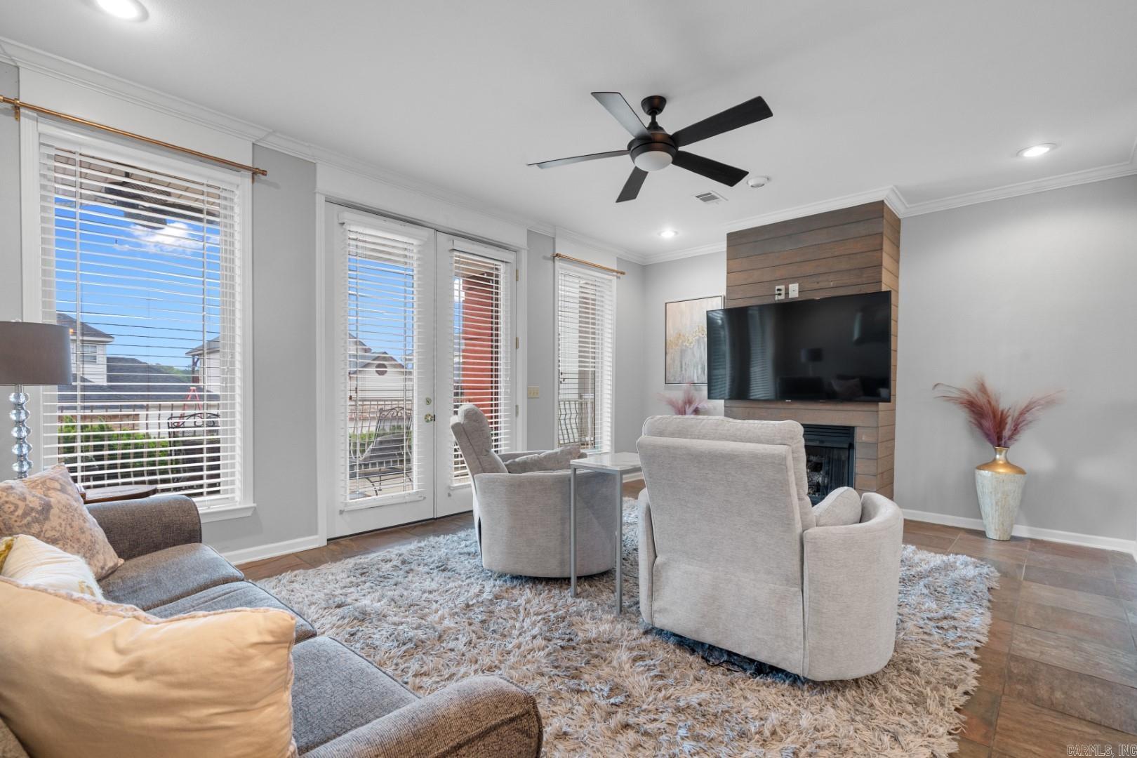 MAJESTIC LAKE VILLAGE TOWNHOMES - Residential