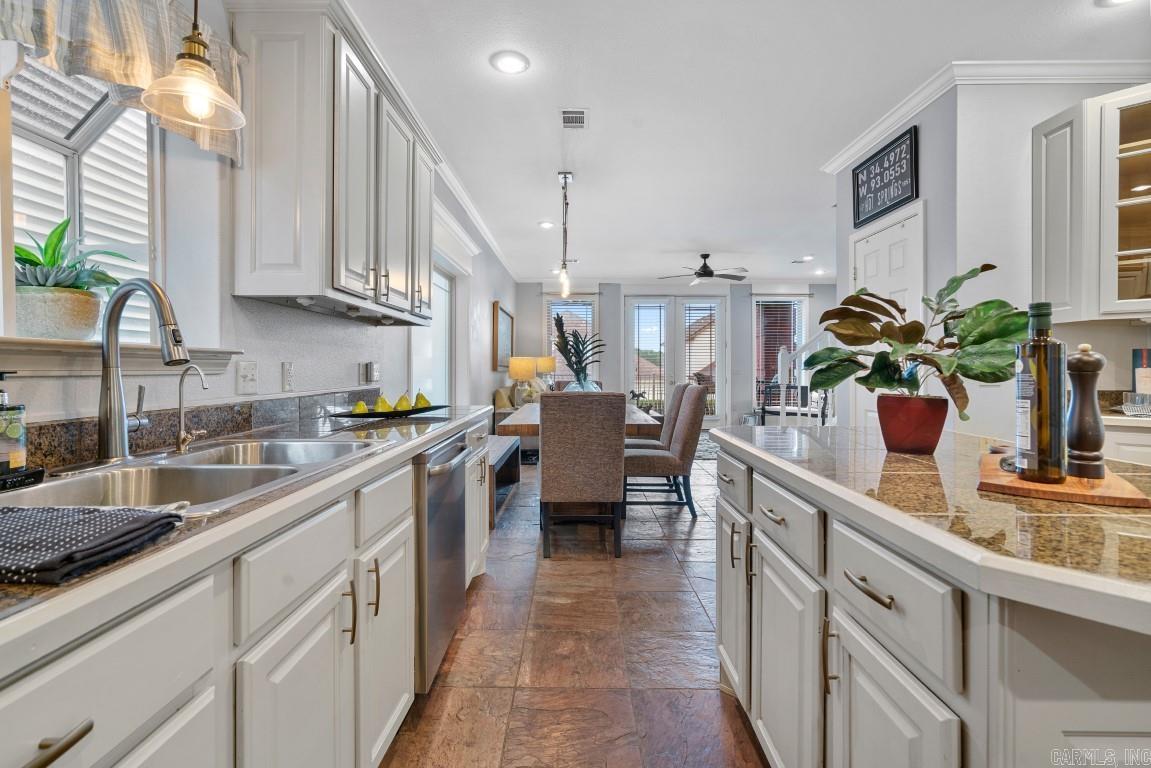 MAJESTIC LAKE VILLAGE TOWNHOMES - Residential