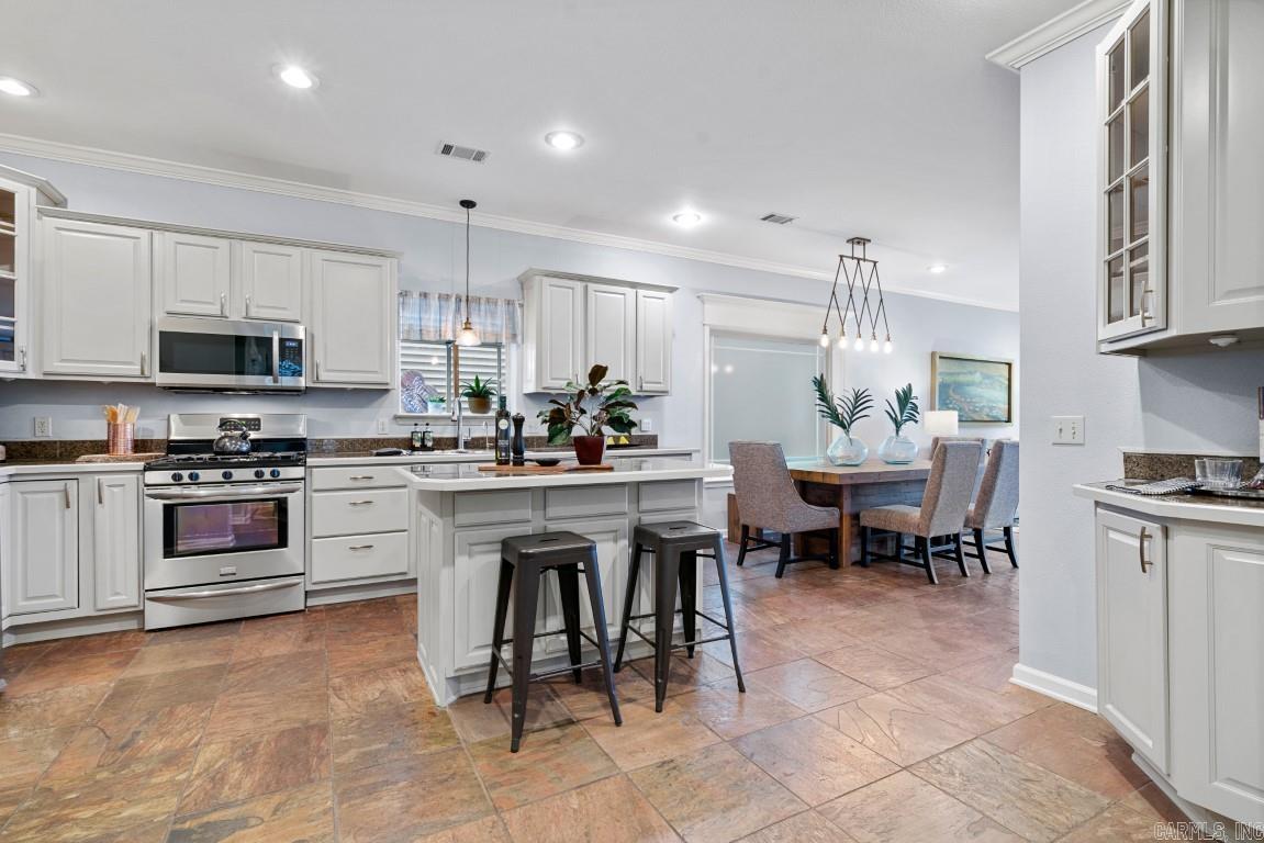 MAJESTIC LAKE VILLAGE TOWNHOMES - Residential