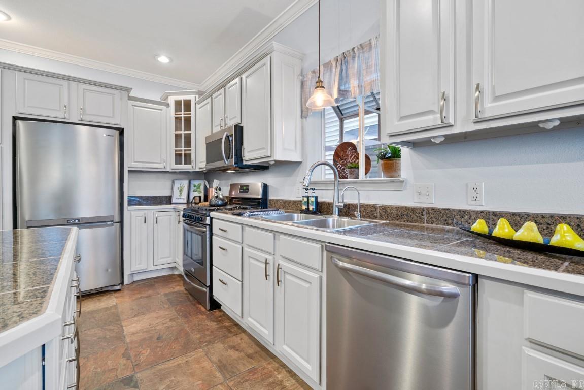 MAJESTIC LAKE VILLAGE TOWNHOMES - Residential