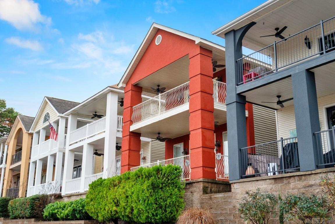 MAJESTIC LAKE VILLAGE TOWNHOMES - Residential