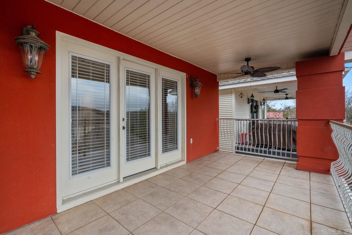 MAJESTIC LAKE VILLAGE TOWNHOMES - Residential