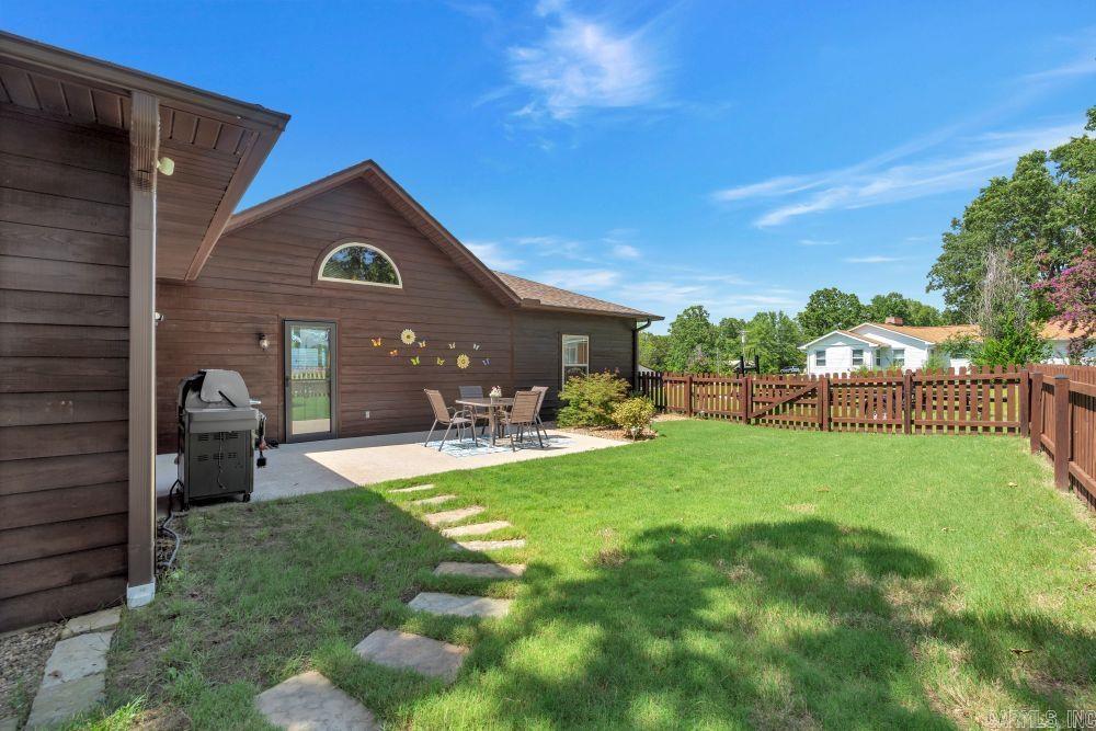 LAKESIDE TERRACE - Residential