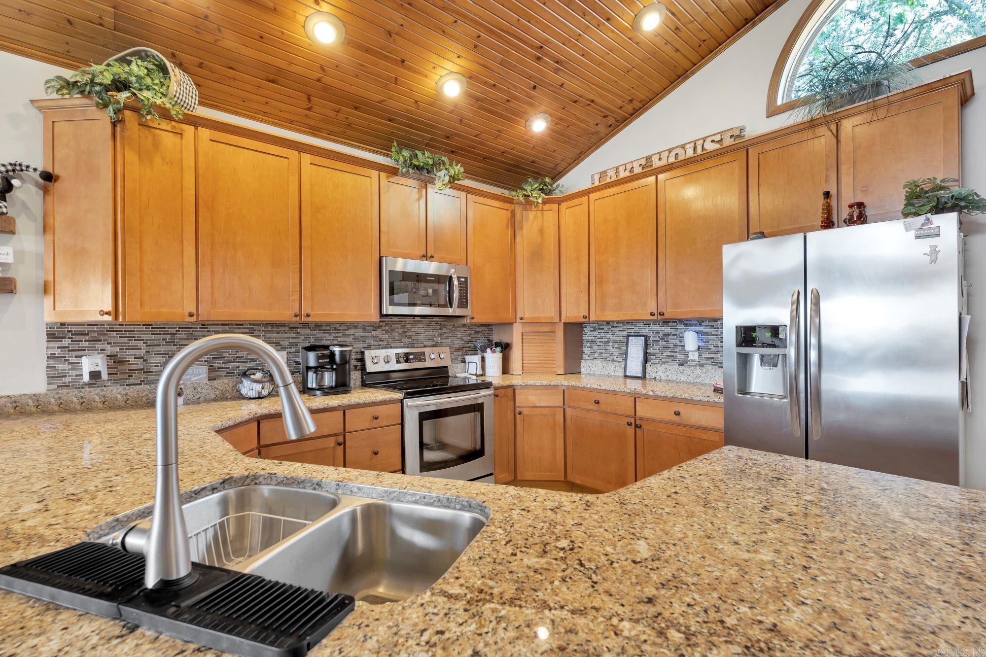 LAKESIDE TERRACE - Residential