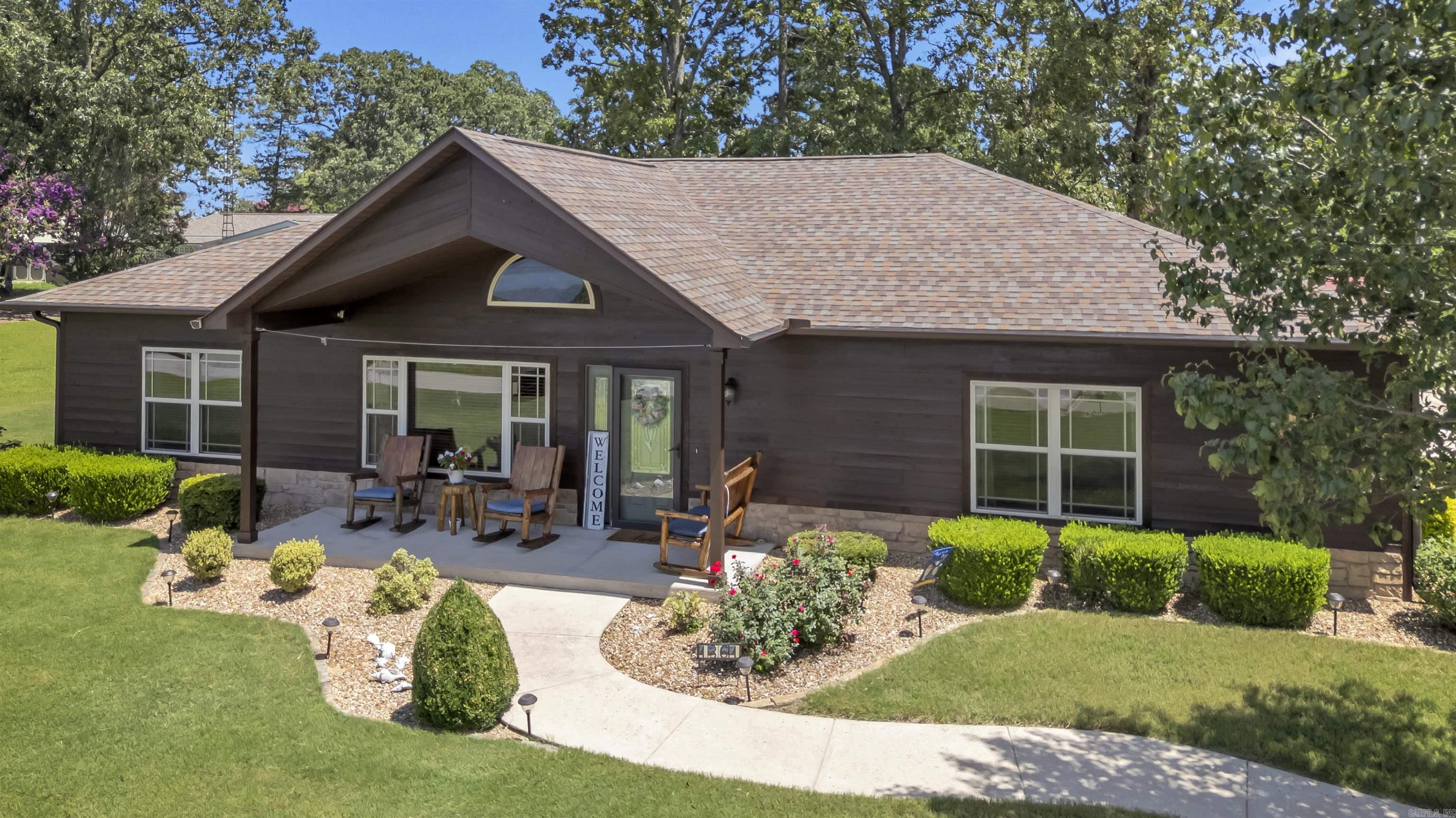 LAKESIDE TERRACE - Residential