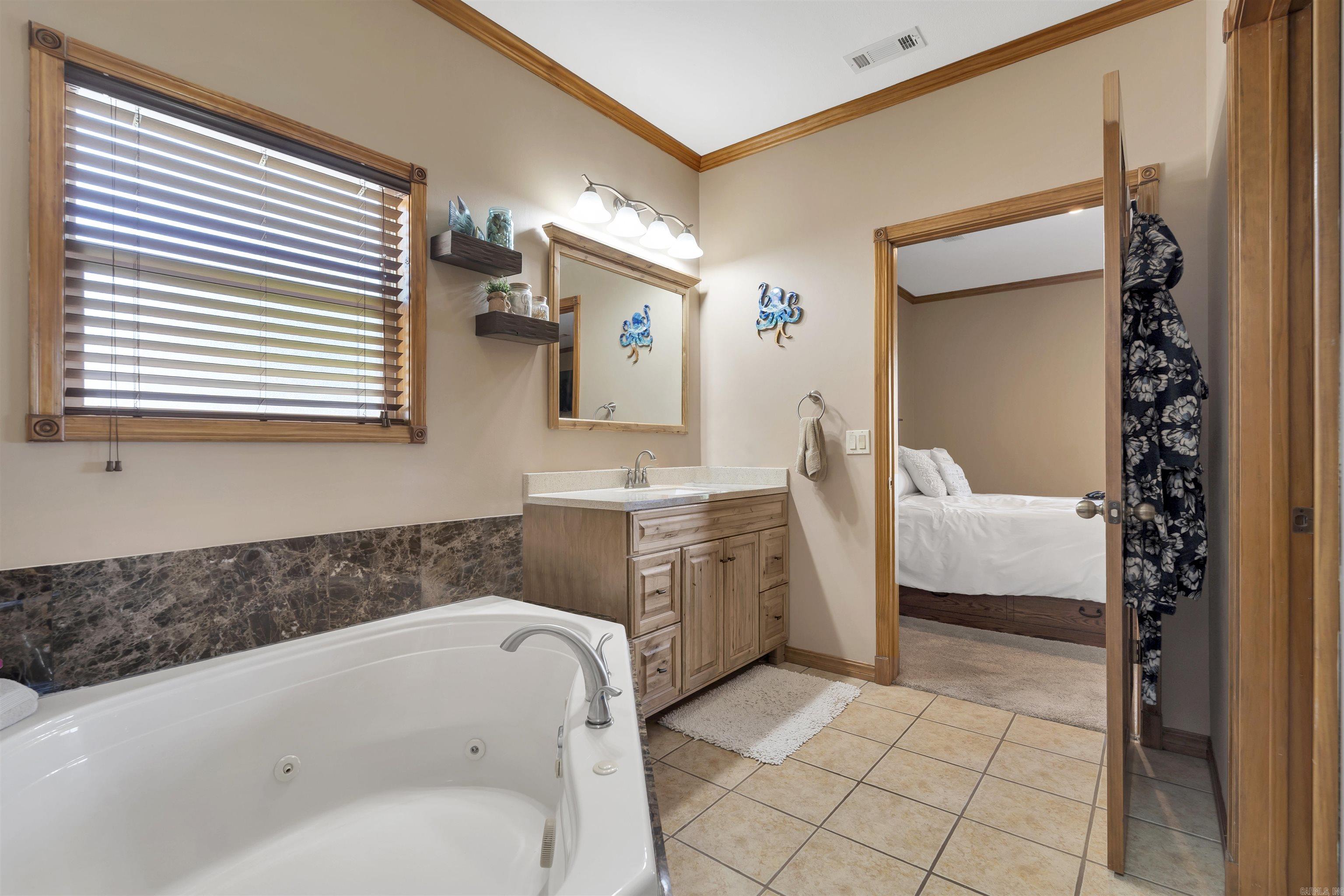 LAKESIDE TERRACE - Residential