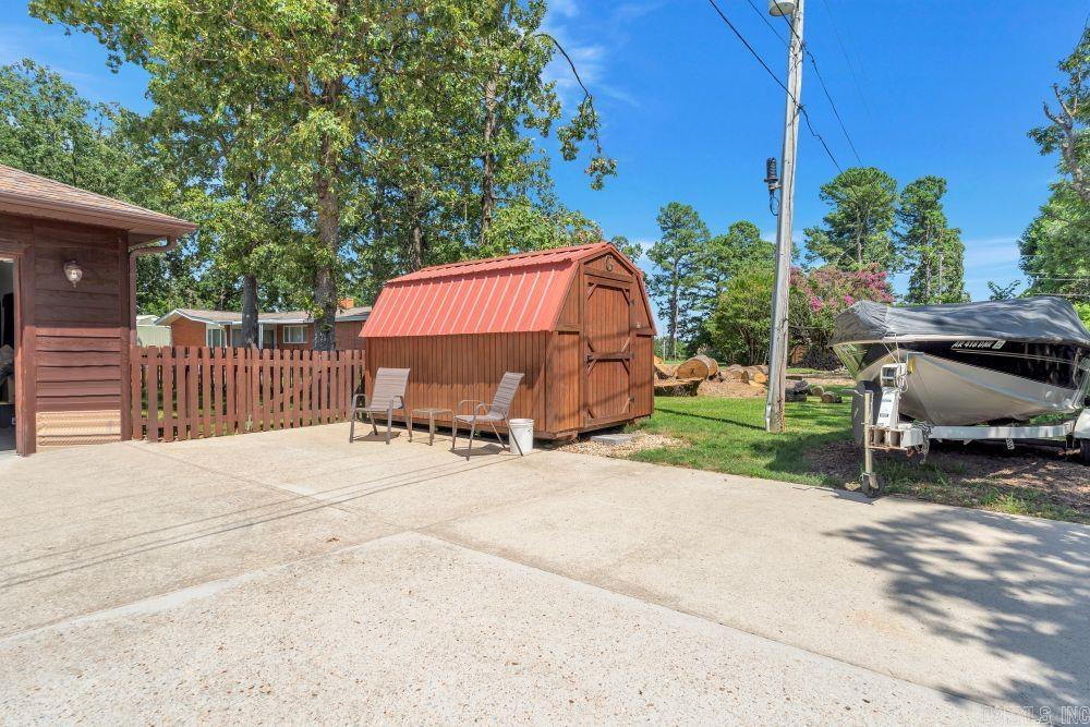 LAKESIDE TERRACE - Residential
