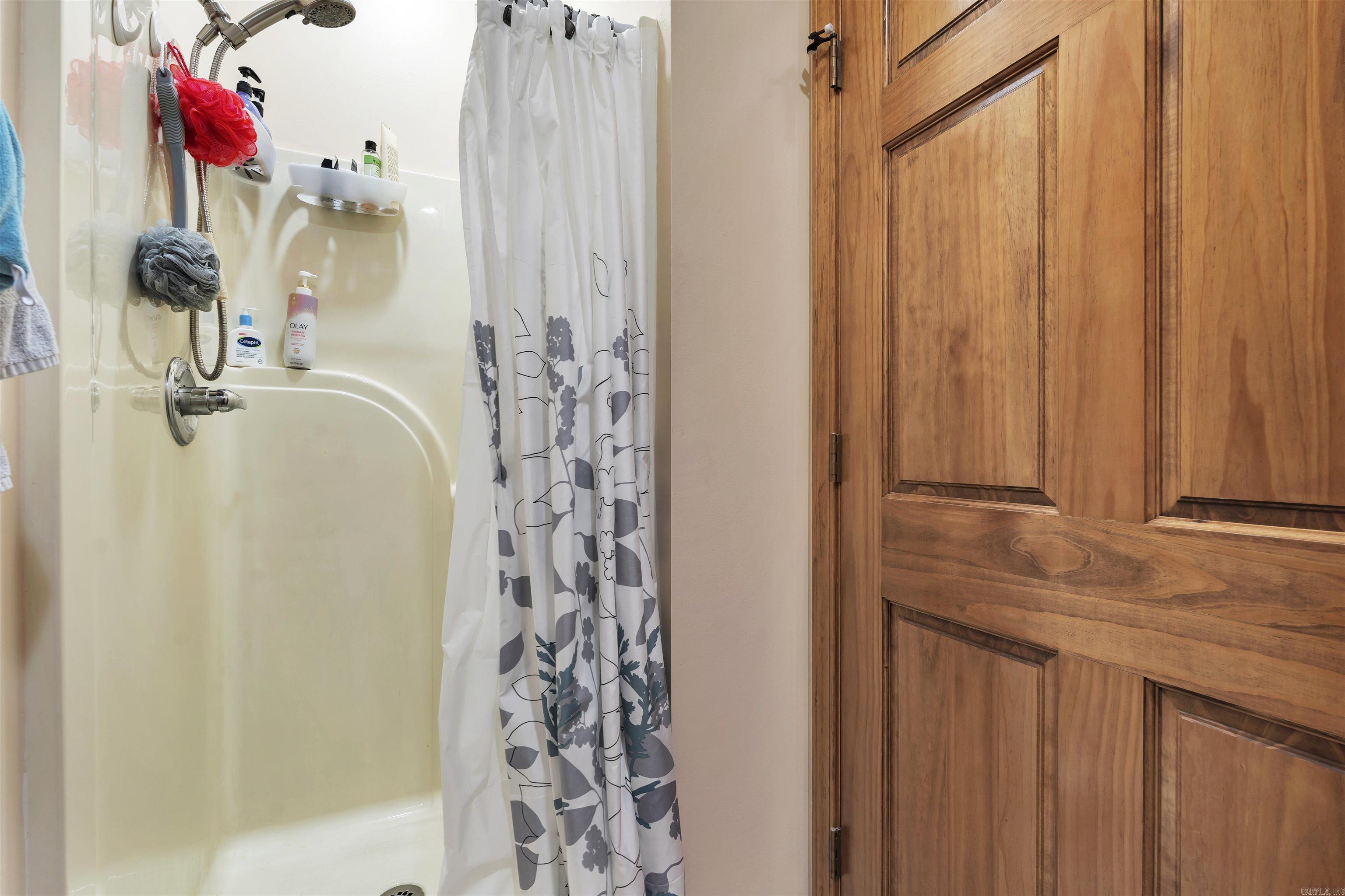 LAKESIDE TERRACE - Residential