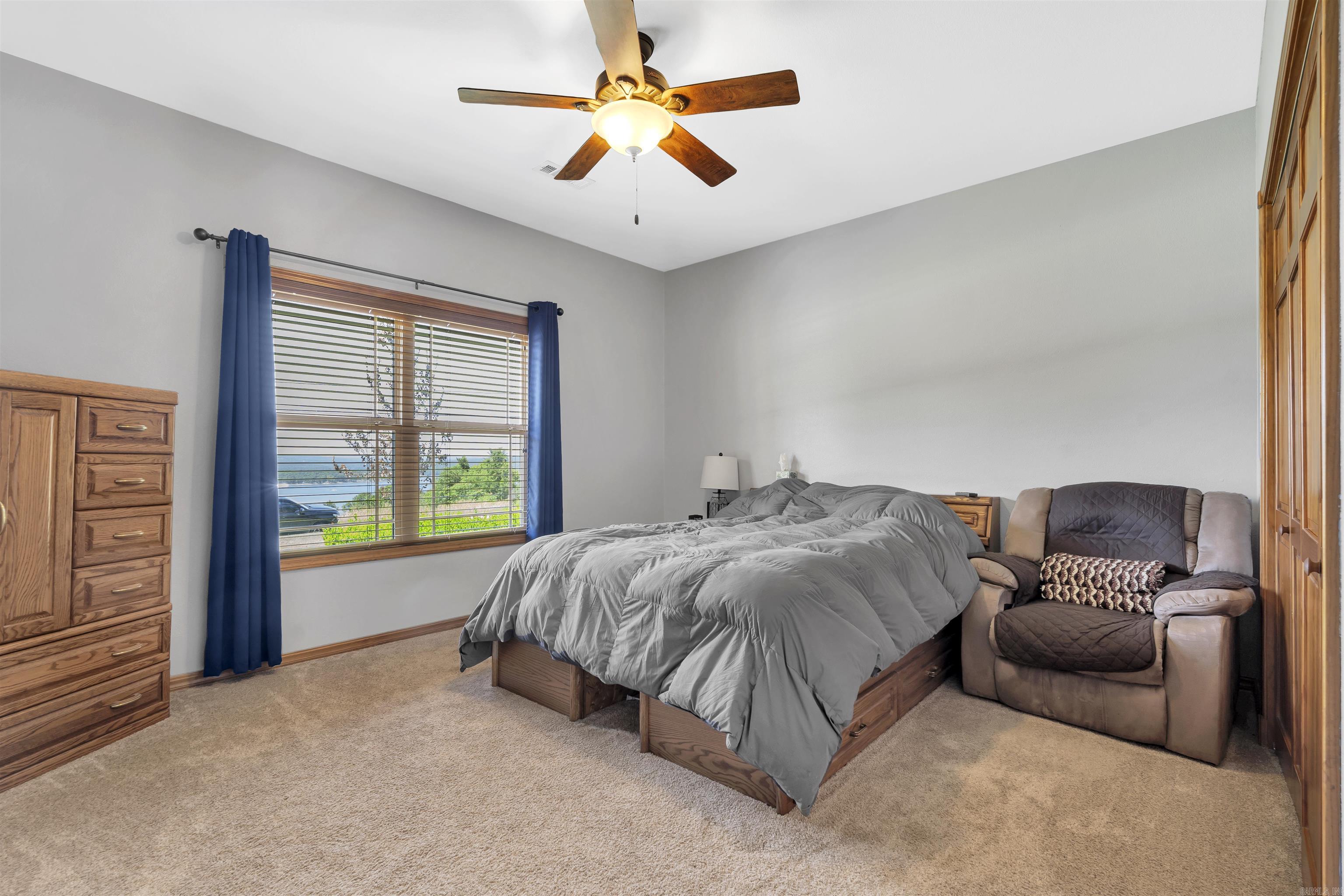 LAKESIDE TERRACE - Residential