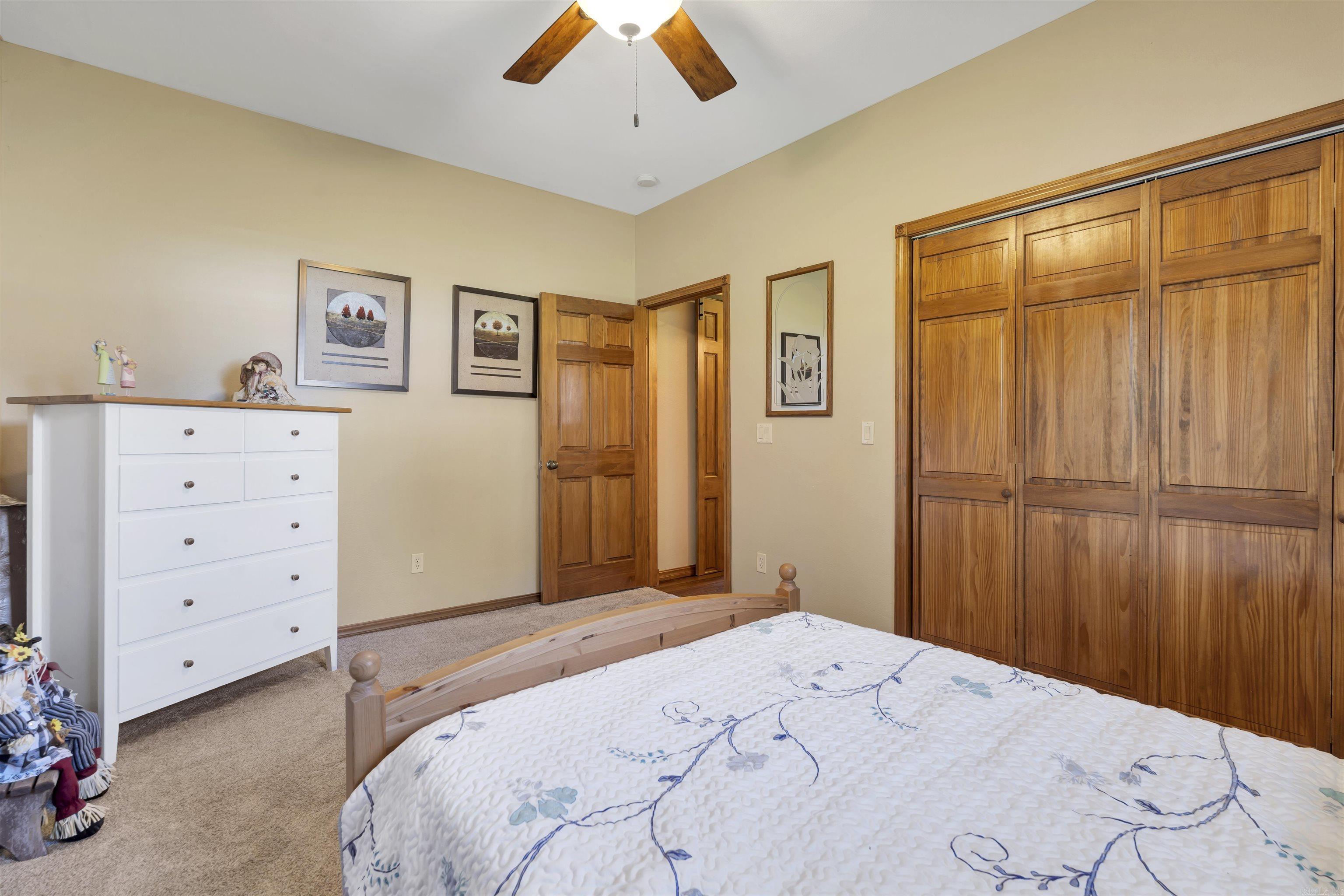 LAKESIDE TERRACE - Residential