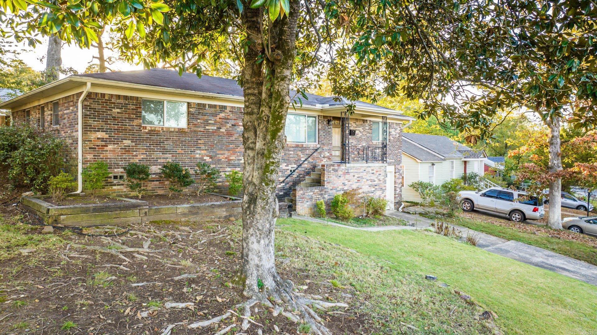 KINGWOOD PLACE - Residential