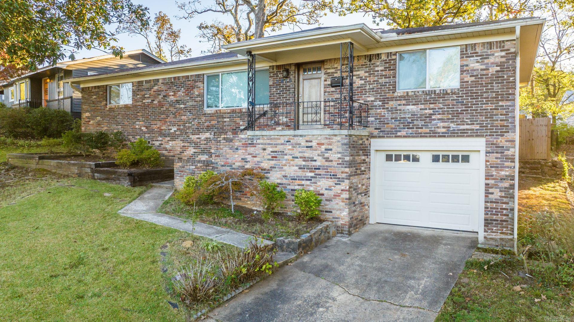 KINGWOOD PLACE - Residential