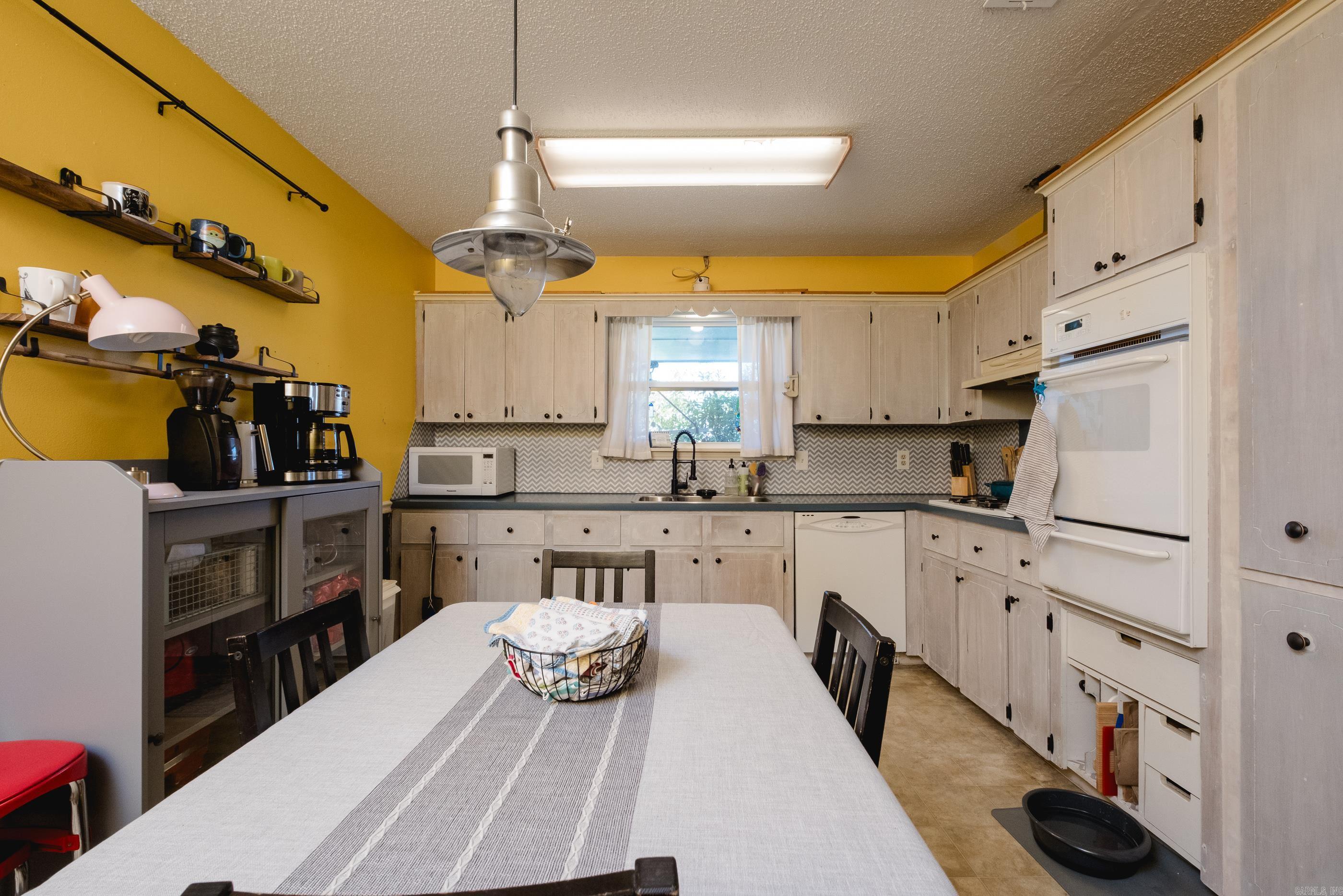 WALNUT VALLEY - Residential