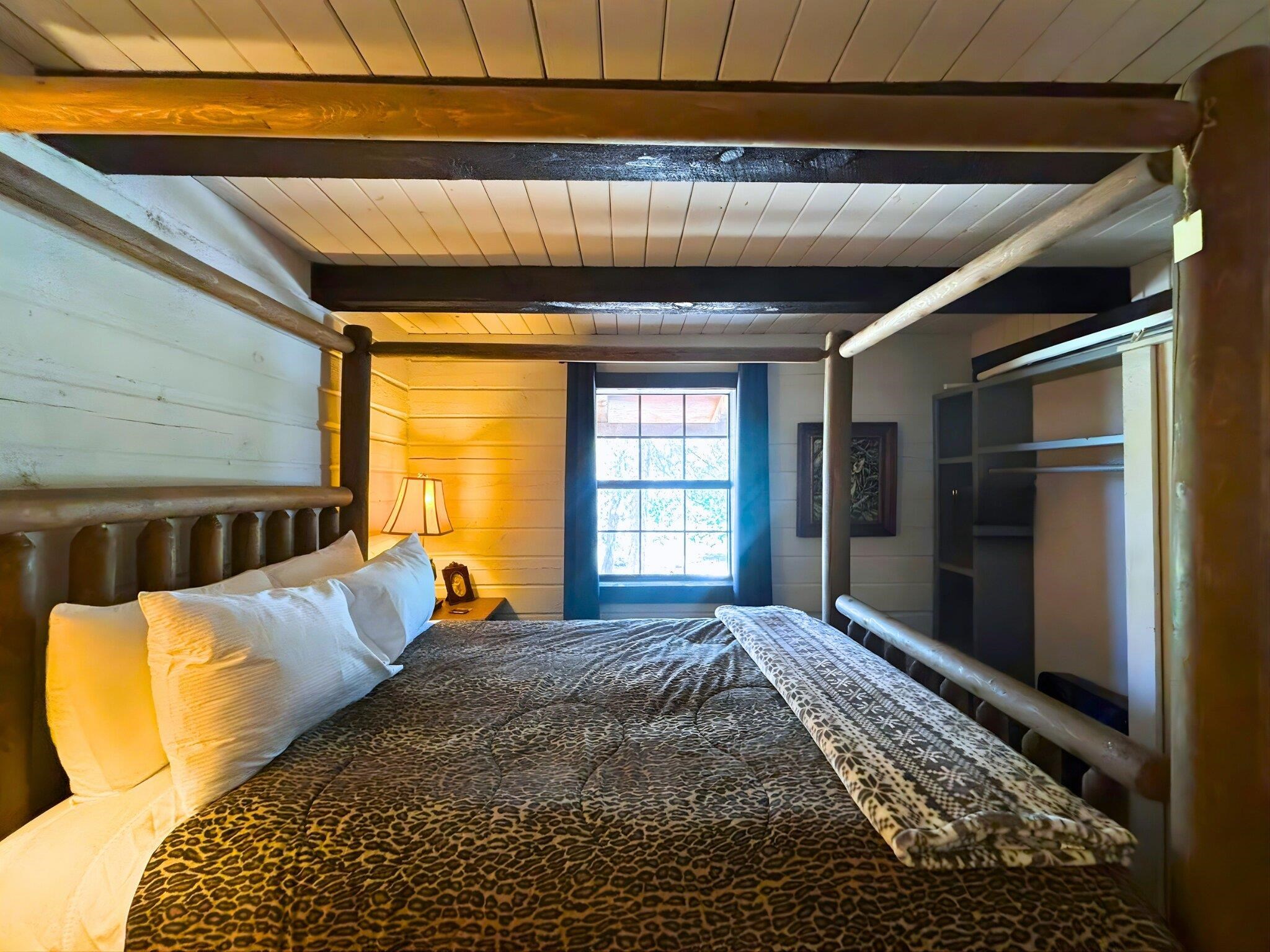 STARFALLS CABIN SHARES - Residential