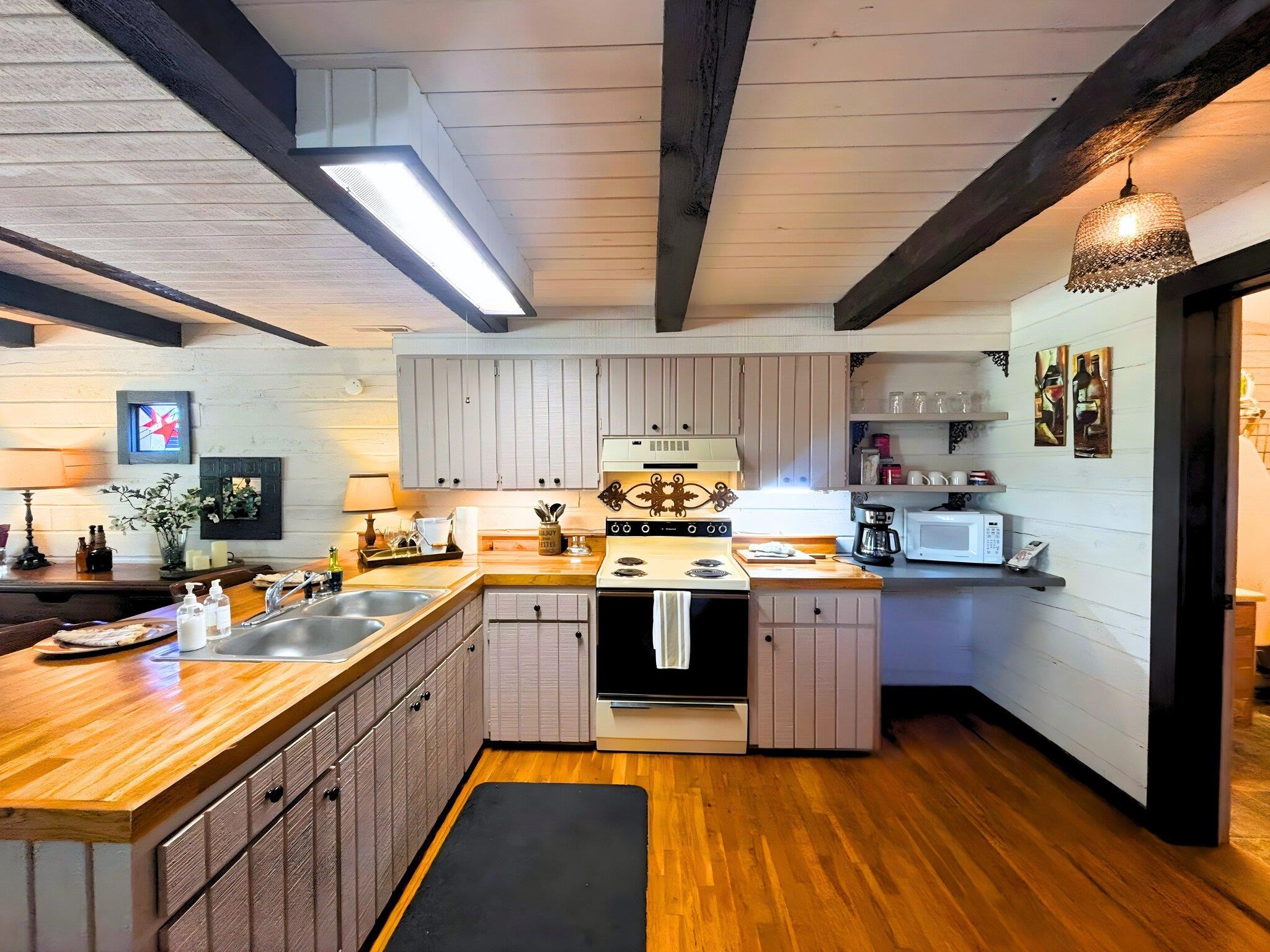 STARFALLS CABIN SHARES - Residential