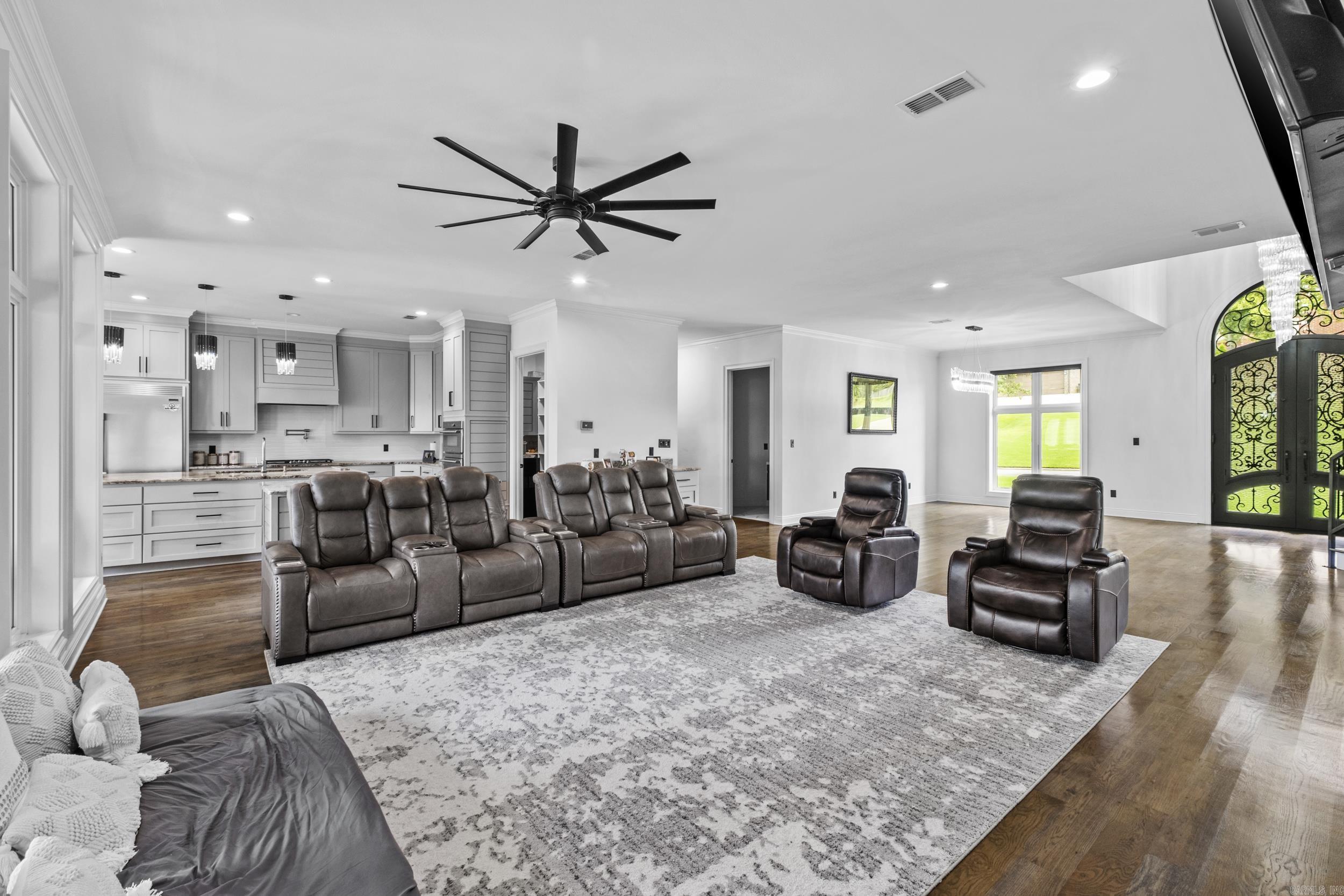 RIVER OAKS - Residential